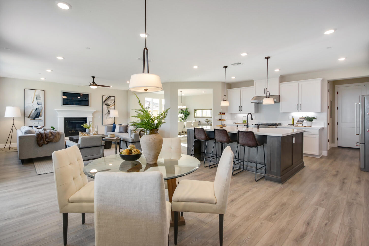 4835_White_Pine_Dr_Folsom_CA-large-015-014-015-1500x1000-72dpi