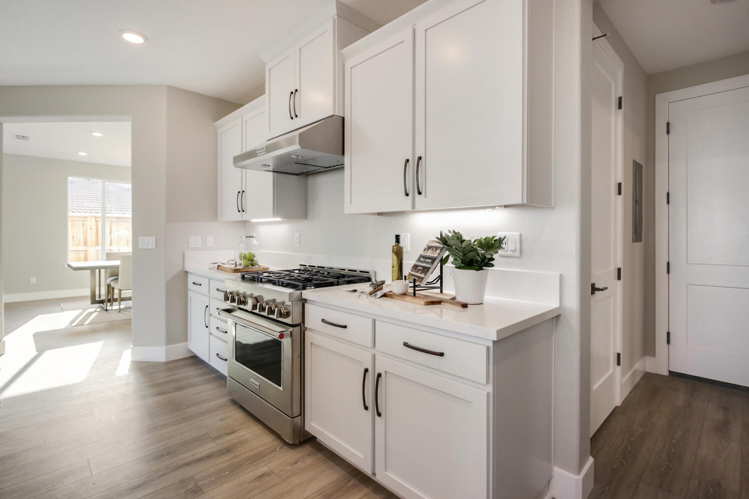 4835_White_Pine_Dr_Folsom_CA-large-022-022-022-1500x1000-72dpi