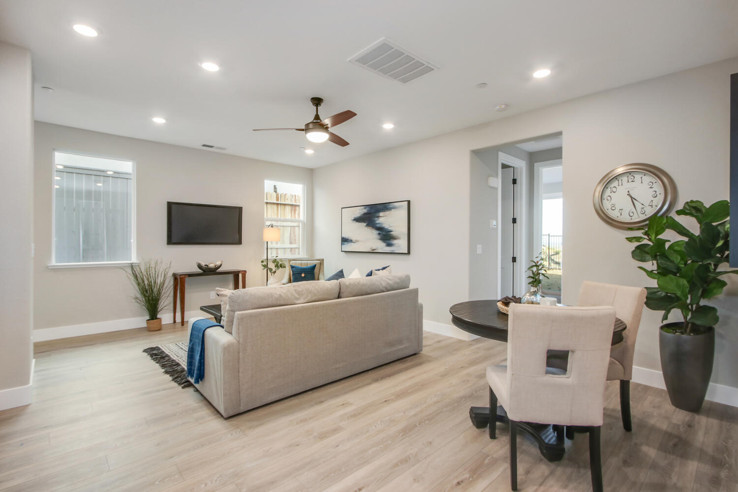 4835_White_Pine_Dr_Folsom_CA-large-048-048-048-1500x1000-72dpi