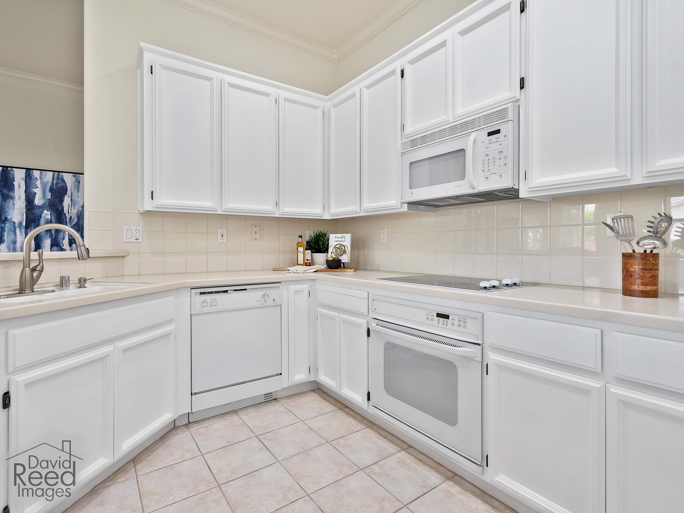 5035_TaylorWay_Int_Kitchen_1_04
