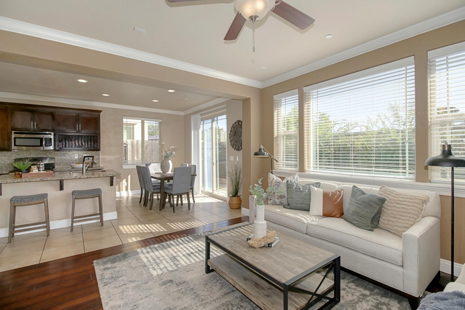 565_Addison_Ct_Folsom_CA_95630-large-008-009-008-1500x1000-72dpi