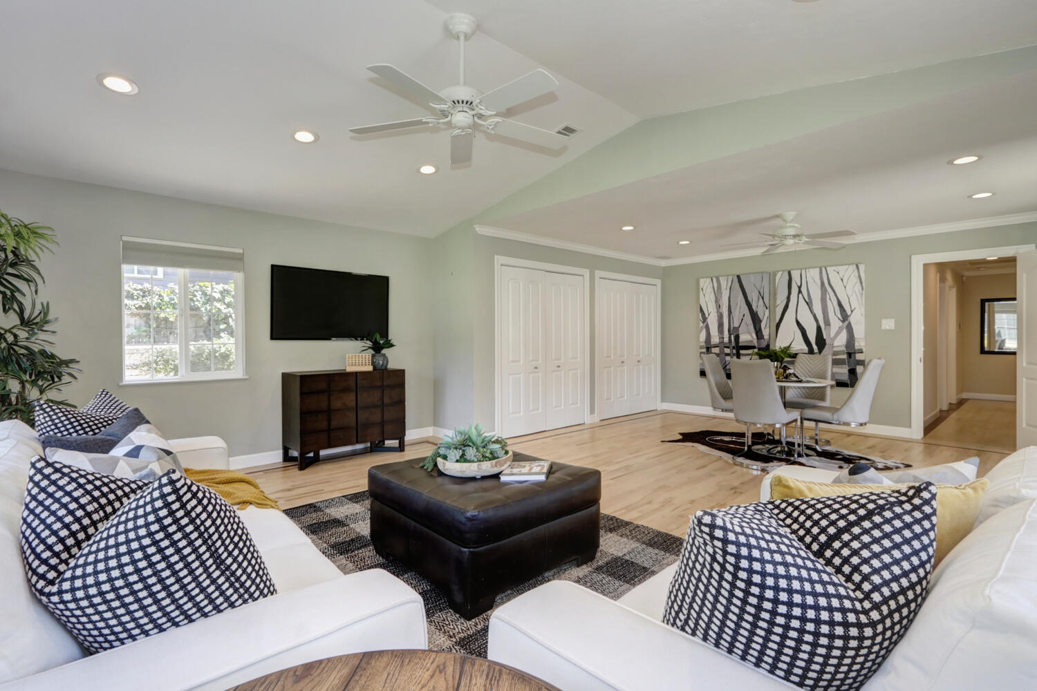 5830_Hoffman_Ln_Fair_Oaks_CA-large-039-041-039-1500x1000-72dpi