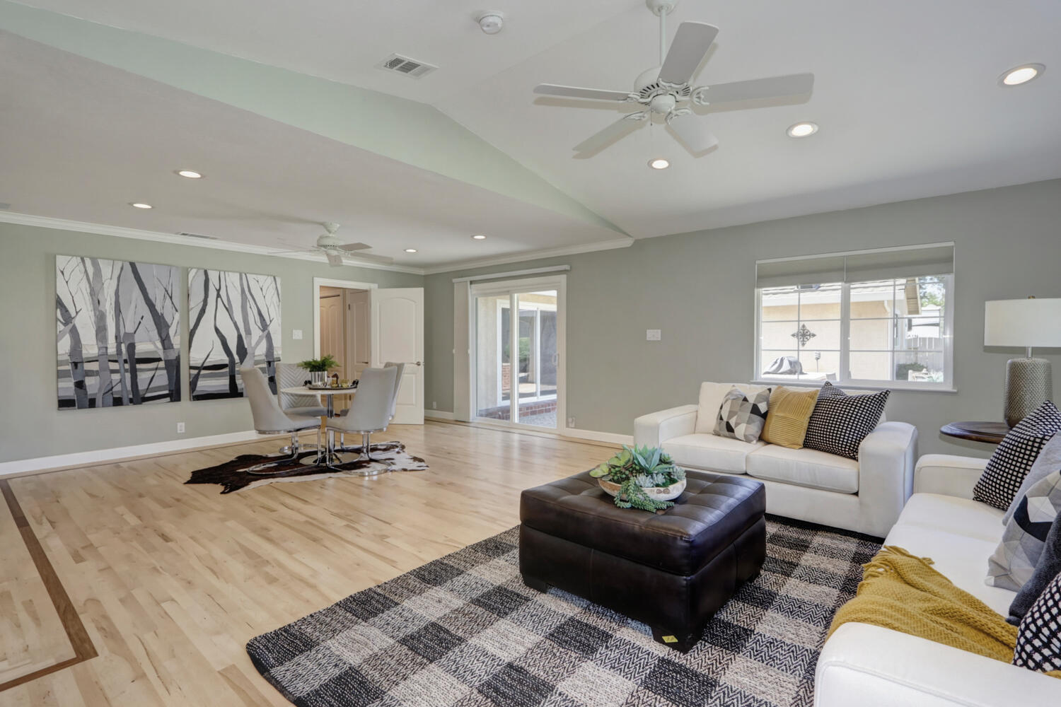 5830_Hoffman_Ln_Fair_Oaks_CA-large-040-042-040-1500x1000-72dpi