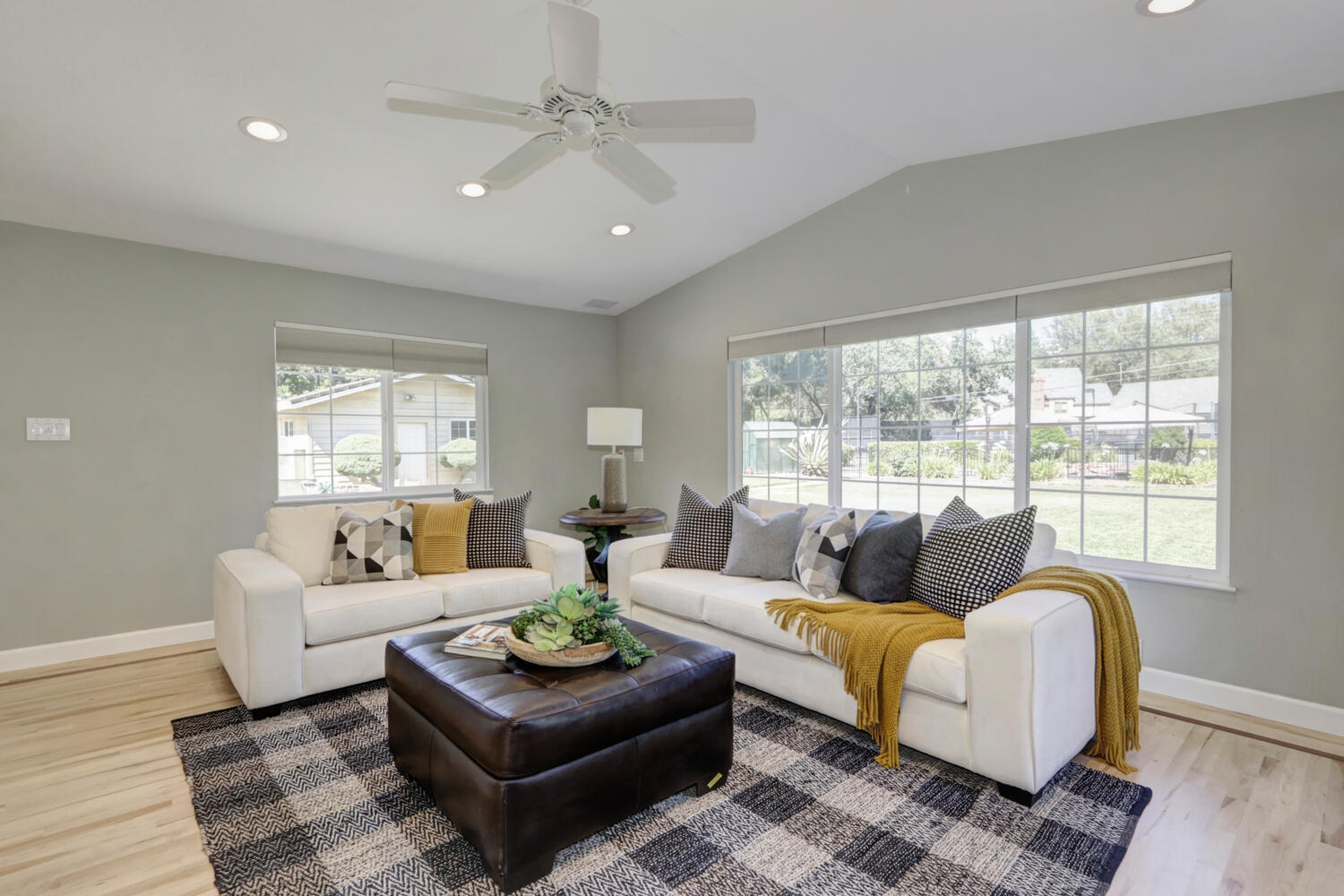 5830_Hoffman_Ln_Fair_Oaks_CA-large-041-039-041-1500x1000-72dpi