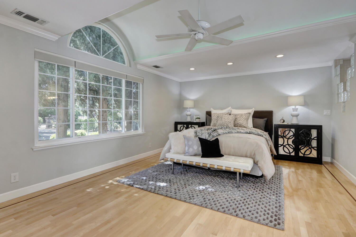 5830_Hoffman_Ln_Fair_Oaks_CA-large-042-038-042-1500x1000-72dpi