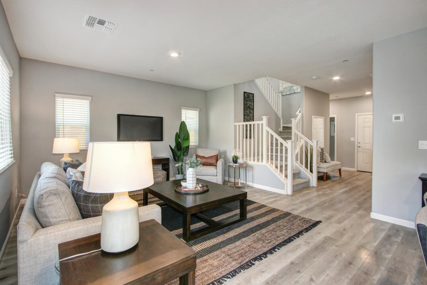 6024_Emerald_Park_Ln_Roseville-large-005-005-005-1500x1000-72dpi