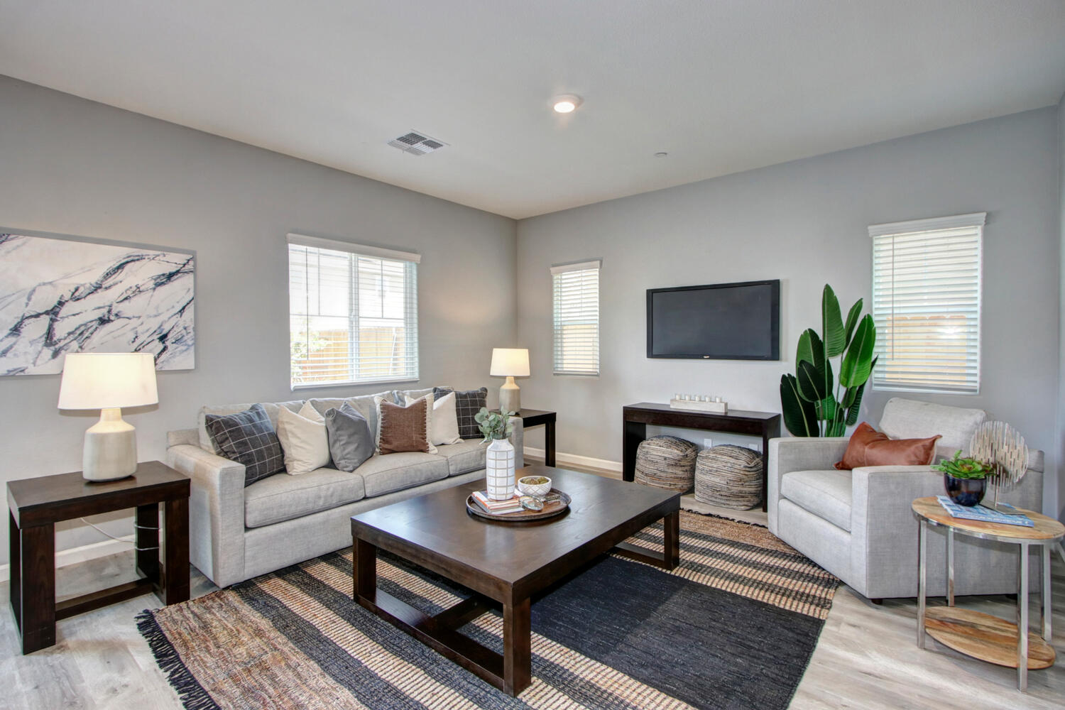 6024_Emerald_Park_Ln_Roseville-large-006-007-006-1500x1000-72dpi
