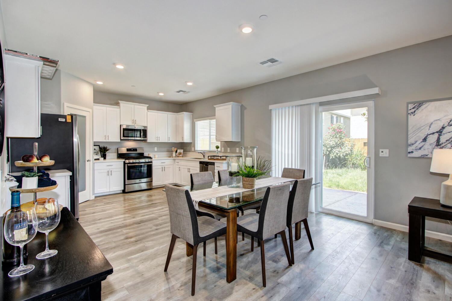 6024_Emerald_Park_Ln_Roseville-large-008-010-008-1500x1000-72dpi