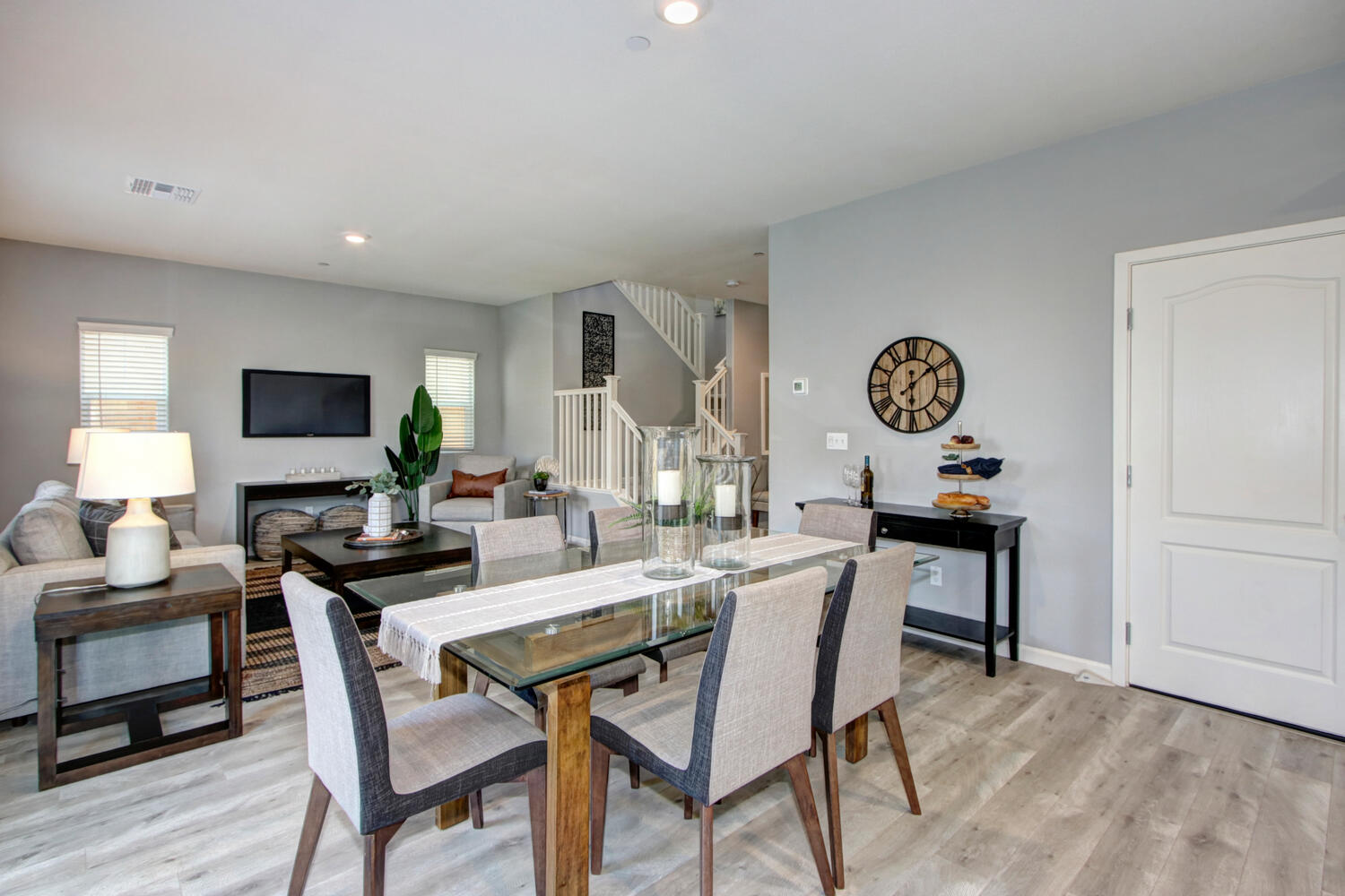6024_Emerald_Park_Ln_Roseville-large-017-016-017-1500x1000-72dpi