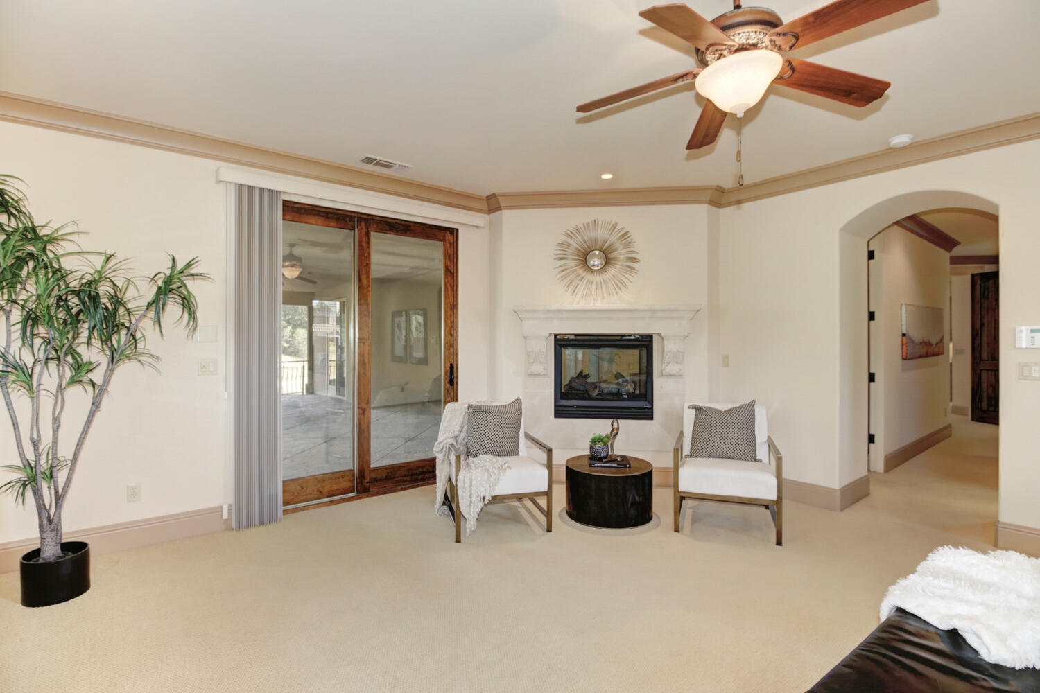 671_Avalanche_Peak_Way_Folsom-large-031-049-031-1500x1000-72dpi