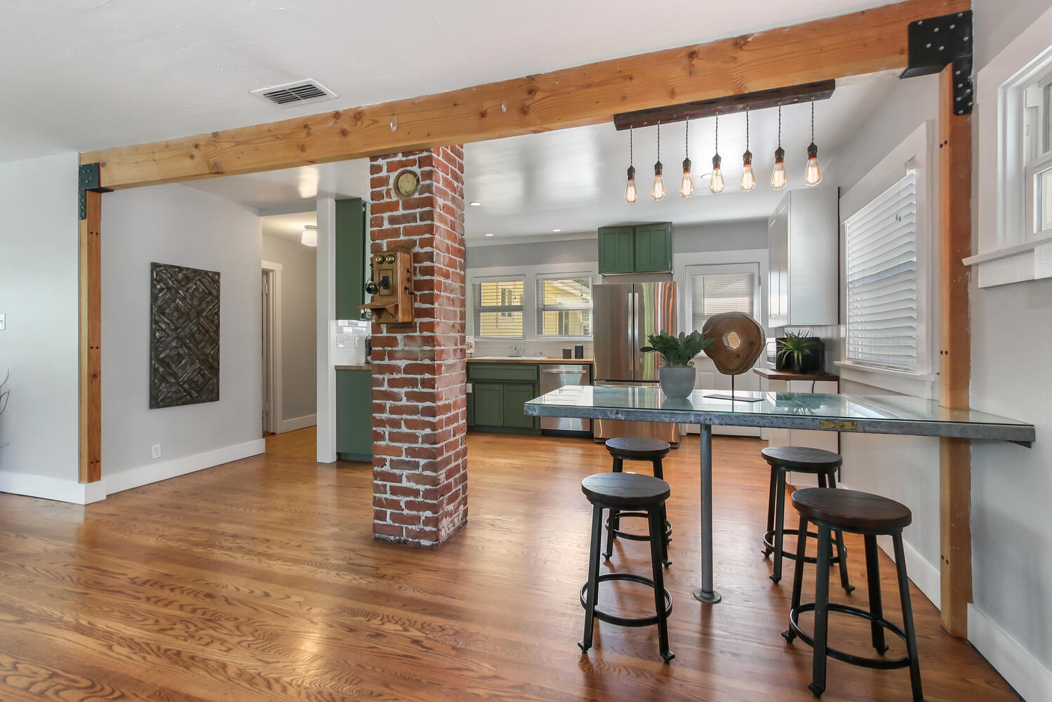 700_San_Miguel_Way_Sacramento-large-015-027-015-1500x1000-72dpi