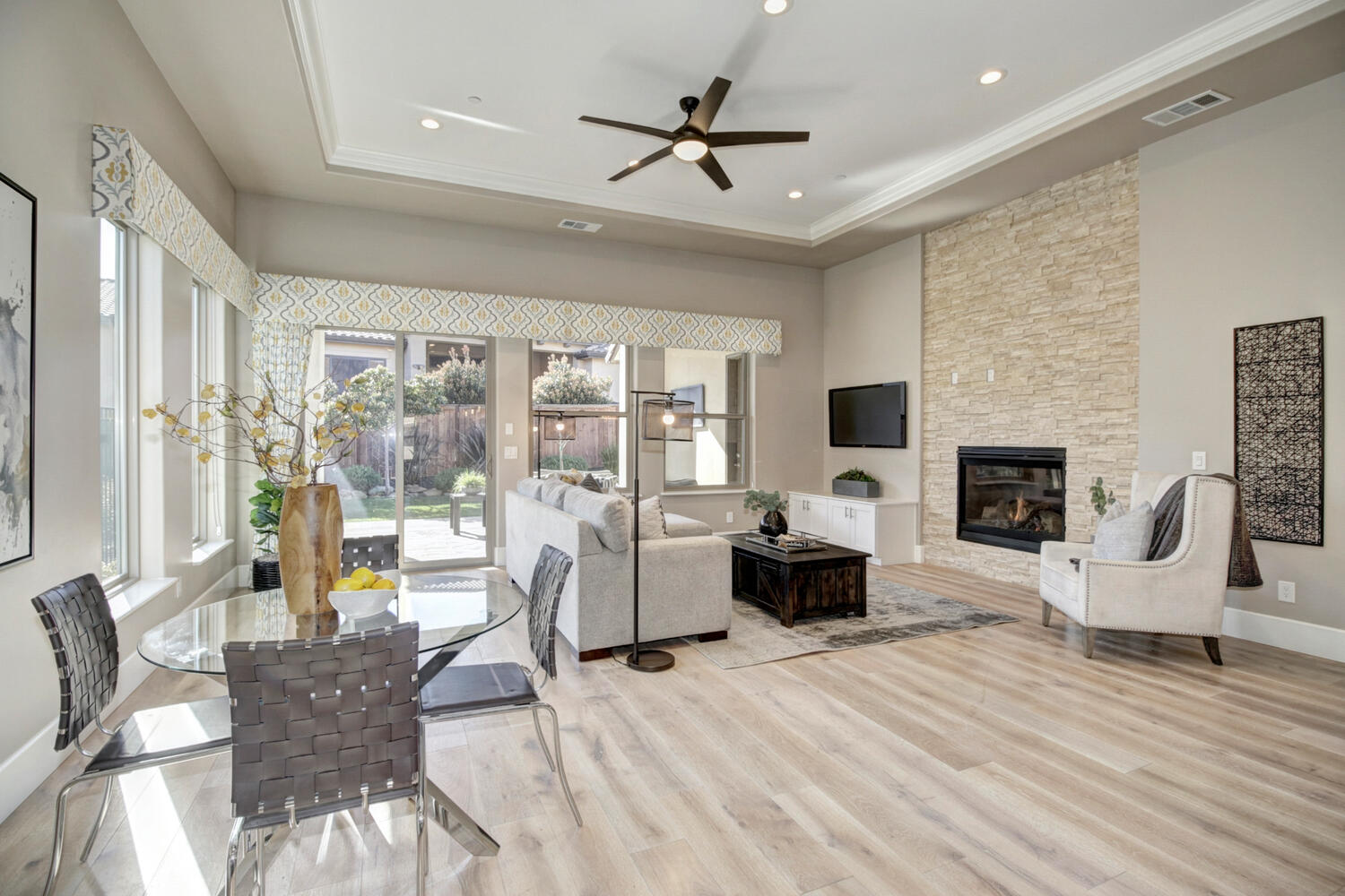 701_Oreno_Cir_Folsom_CA_95630-large-009-007-009-1500x1000-72dpi