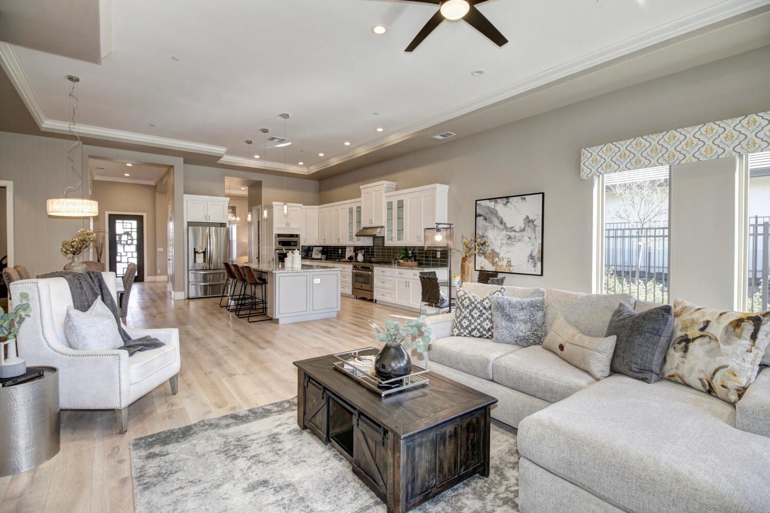 701_Oreno_Cir_Folsom_CA_95630-large-013-011-013-1500x1000-72dpi
