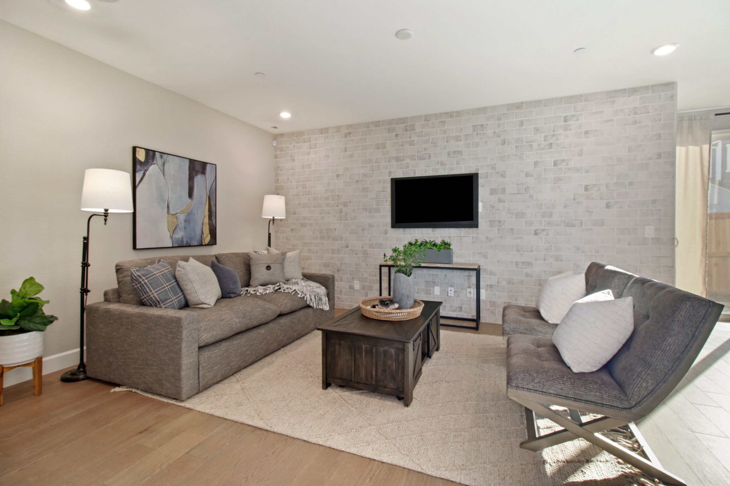 8246_Joecy_Way_Elk_Grove-1