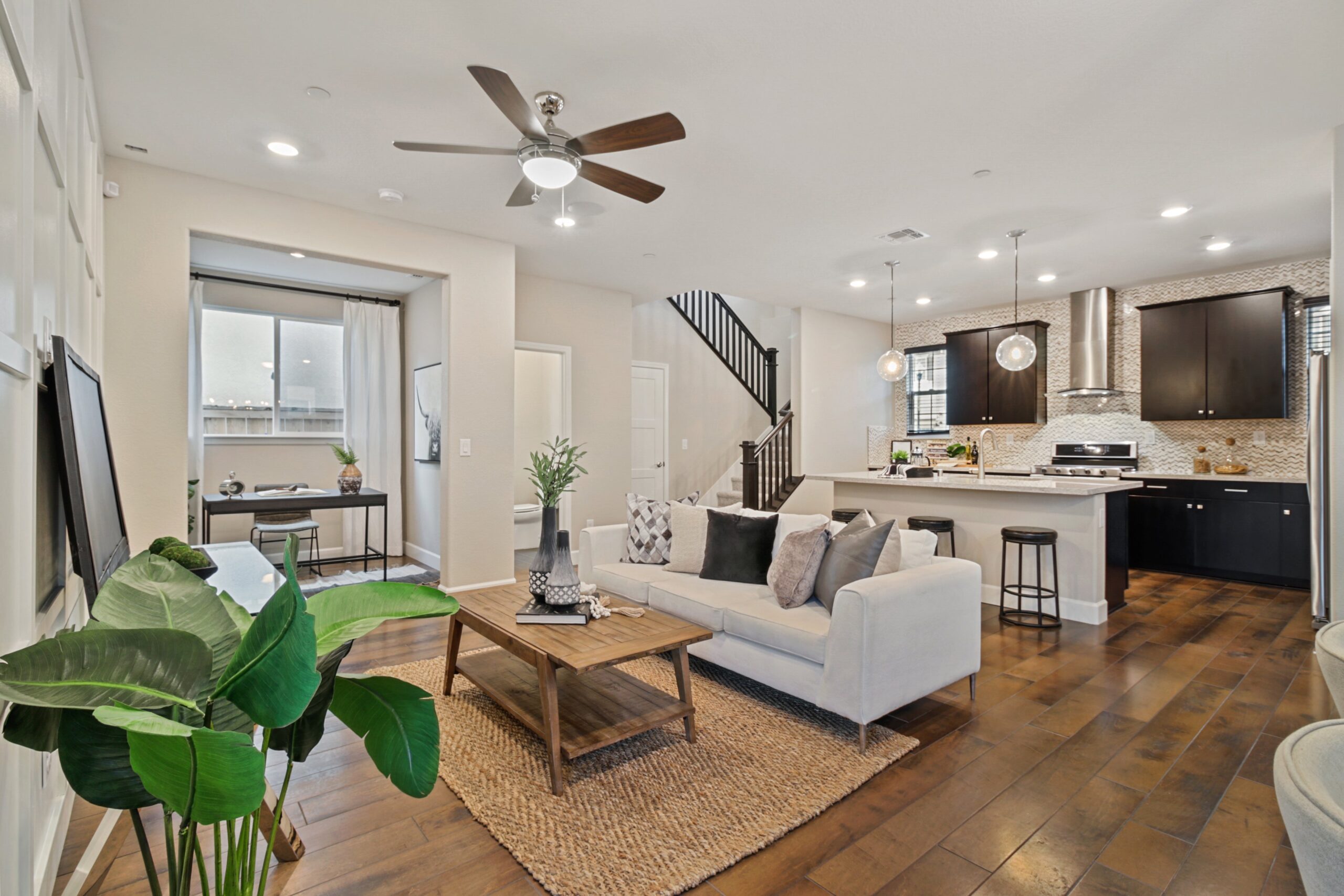 8250_Joecy_Way_Elk_Grove-3