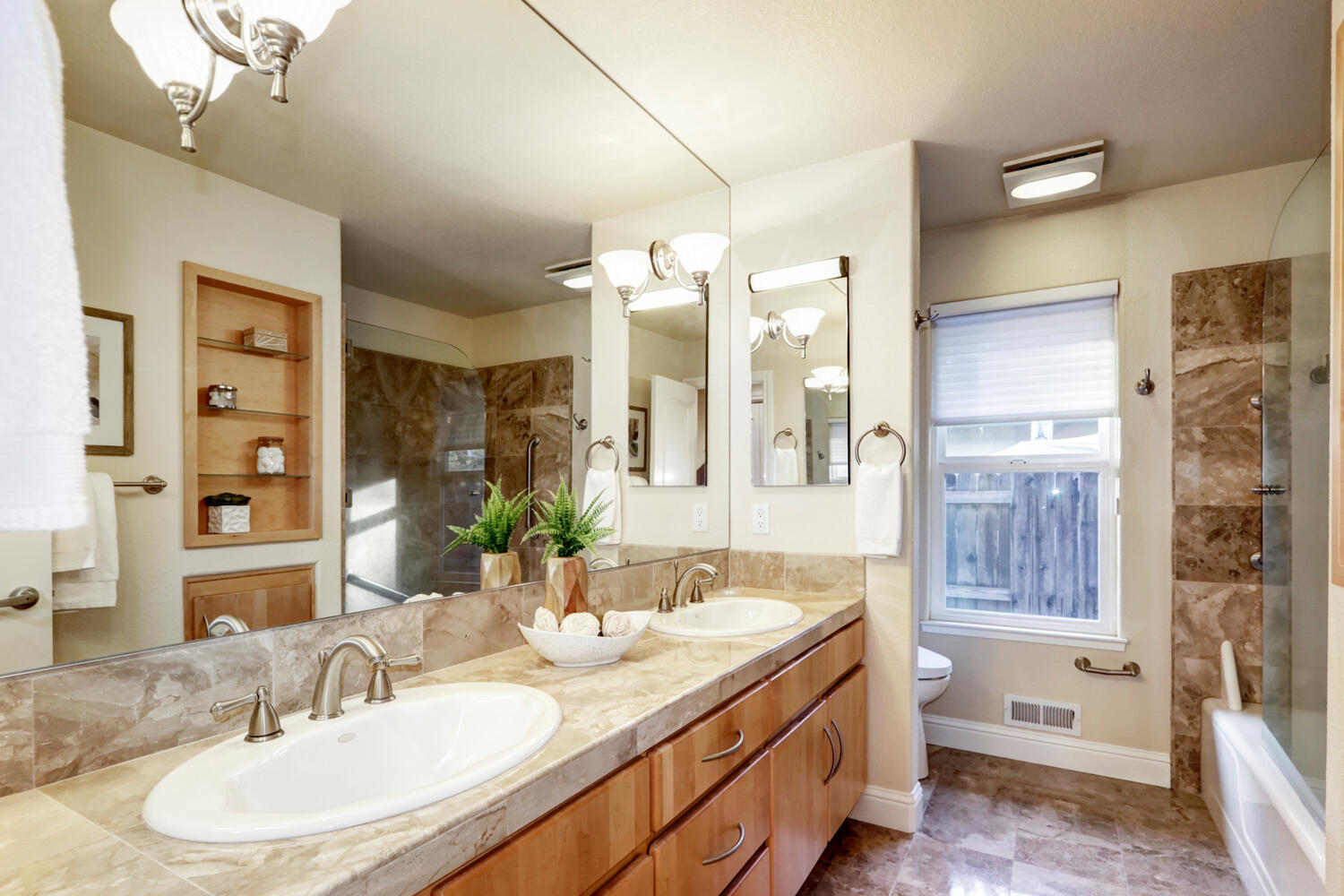 855_Piccadilly_Cir_Sacramento-large-043-033-043-1500x1000-72dpi
