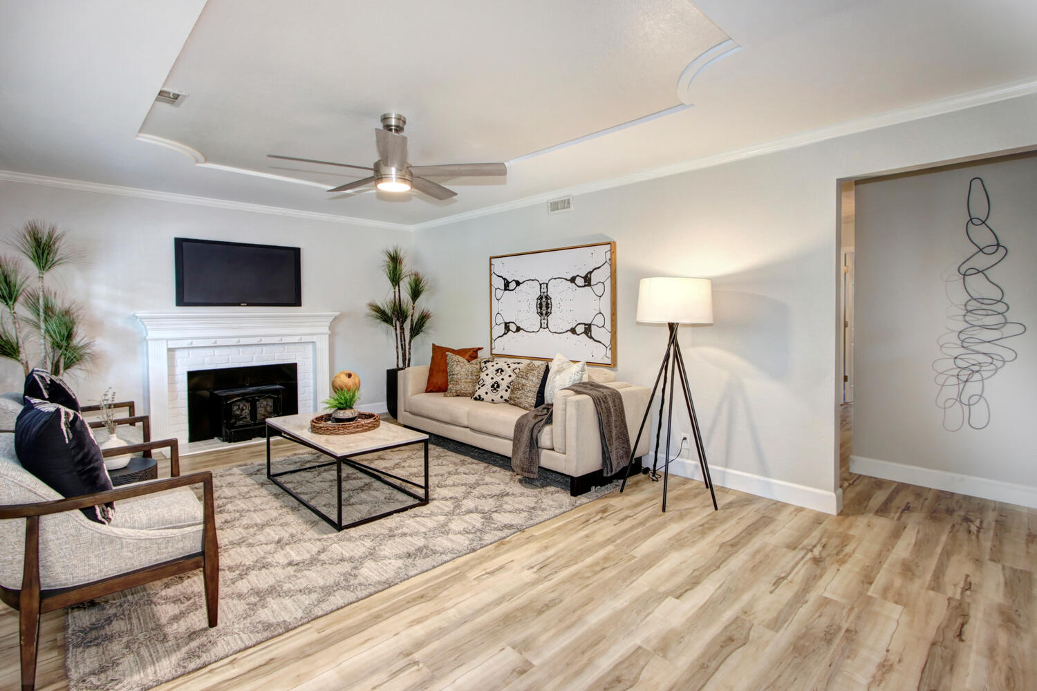 8960_Amerigo_Ave_Orangevale_CA-large-008-011-008-1500x1000-72dpi