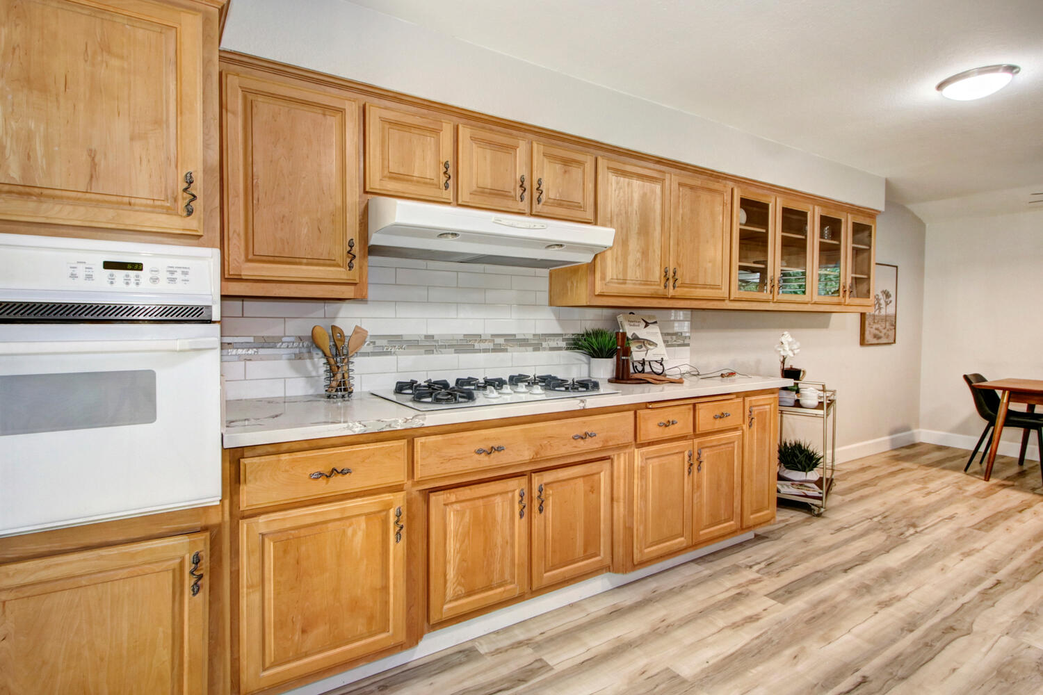 8960_Amerigo_Ave_Orangevale_CA-large-014-016-014-1500x1000-72dpi