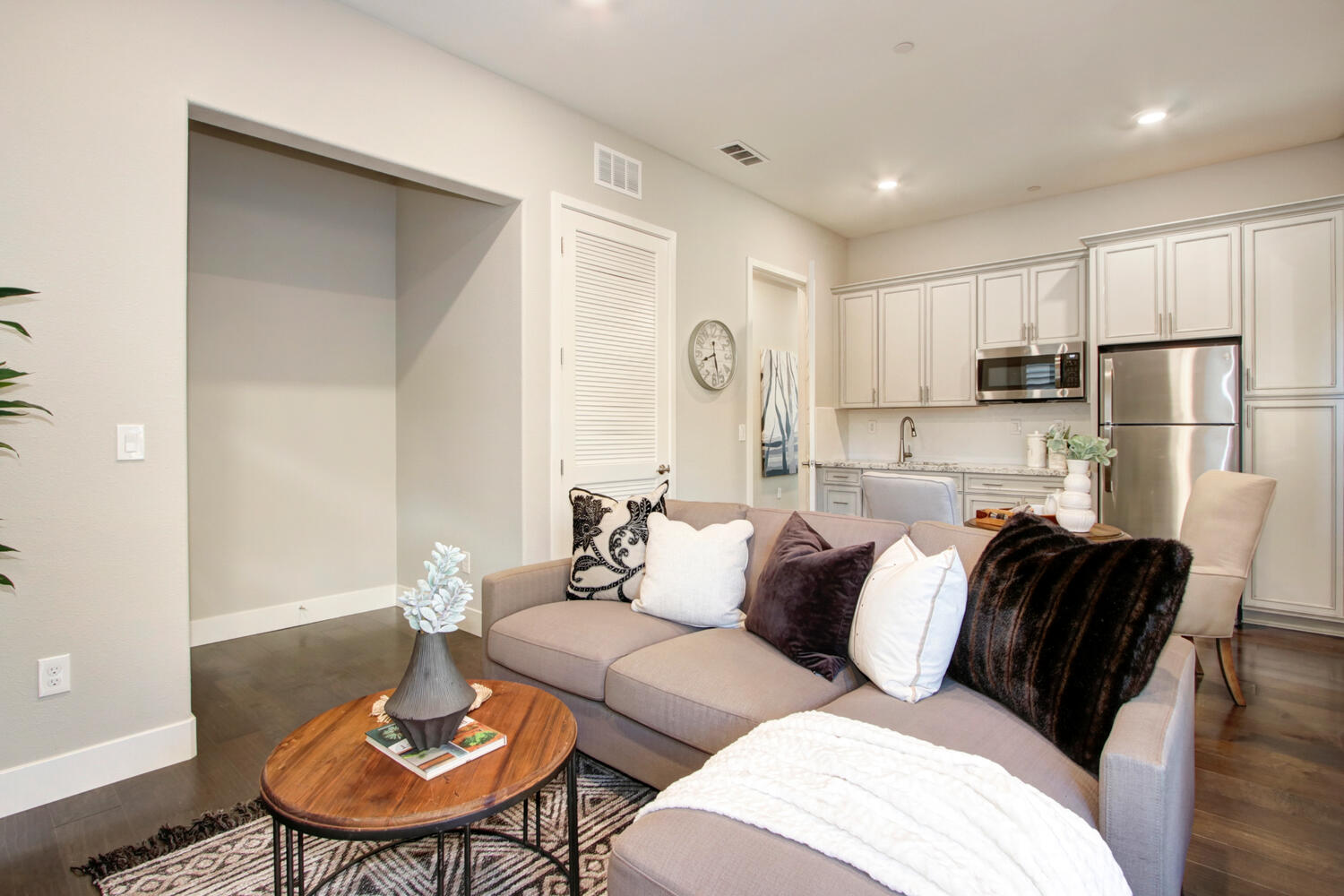 933_Merrill_Ct_El_Dorado_Hills-large-044-039-044-1500x1000-72dpi