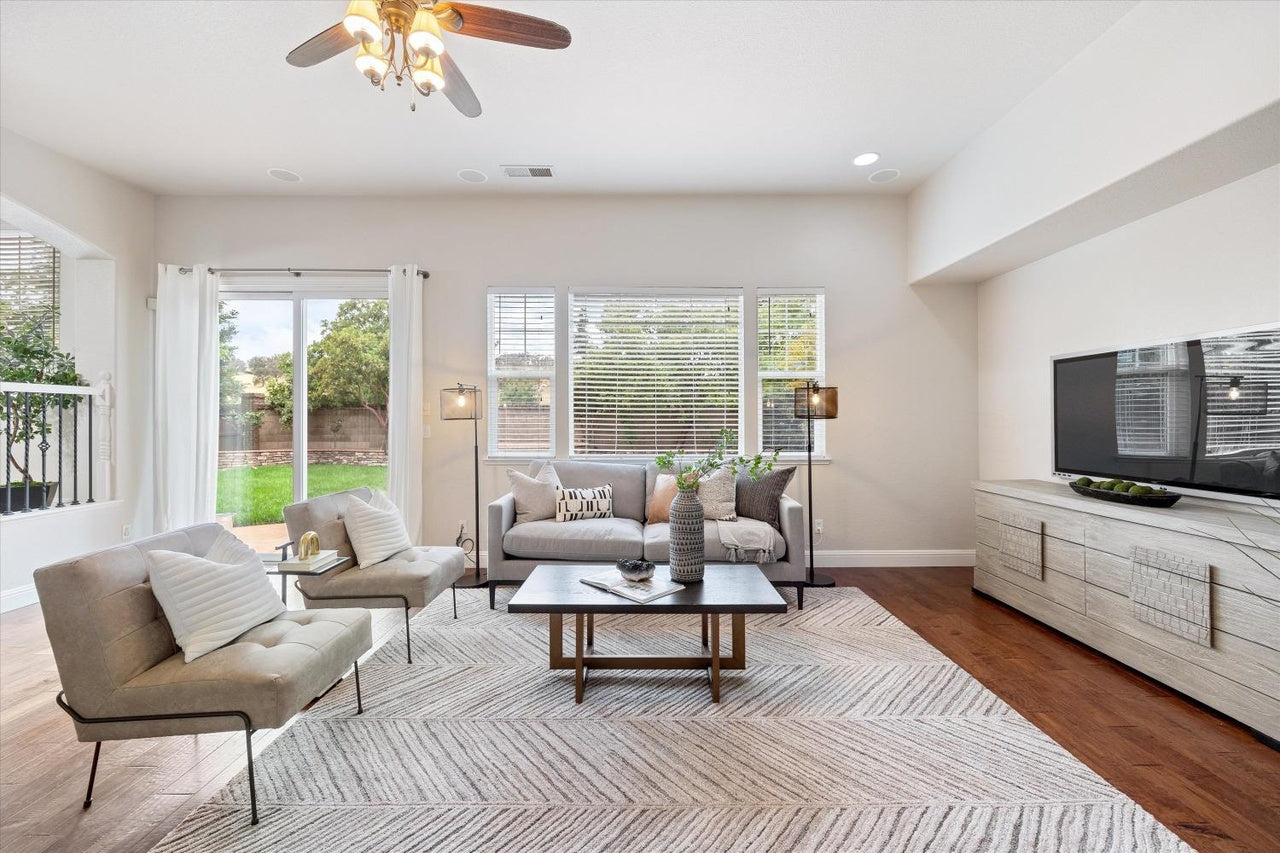 980_Hildebrand_Cir_Folsom_11