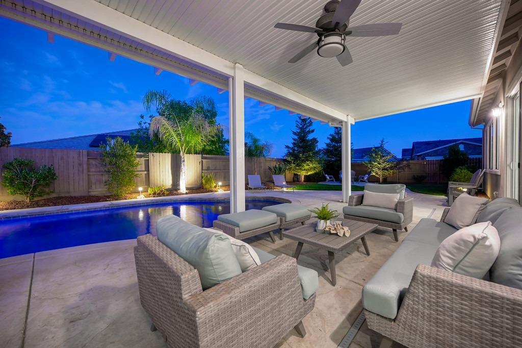 Banksia_Ct_Fair_Oaks_12