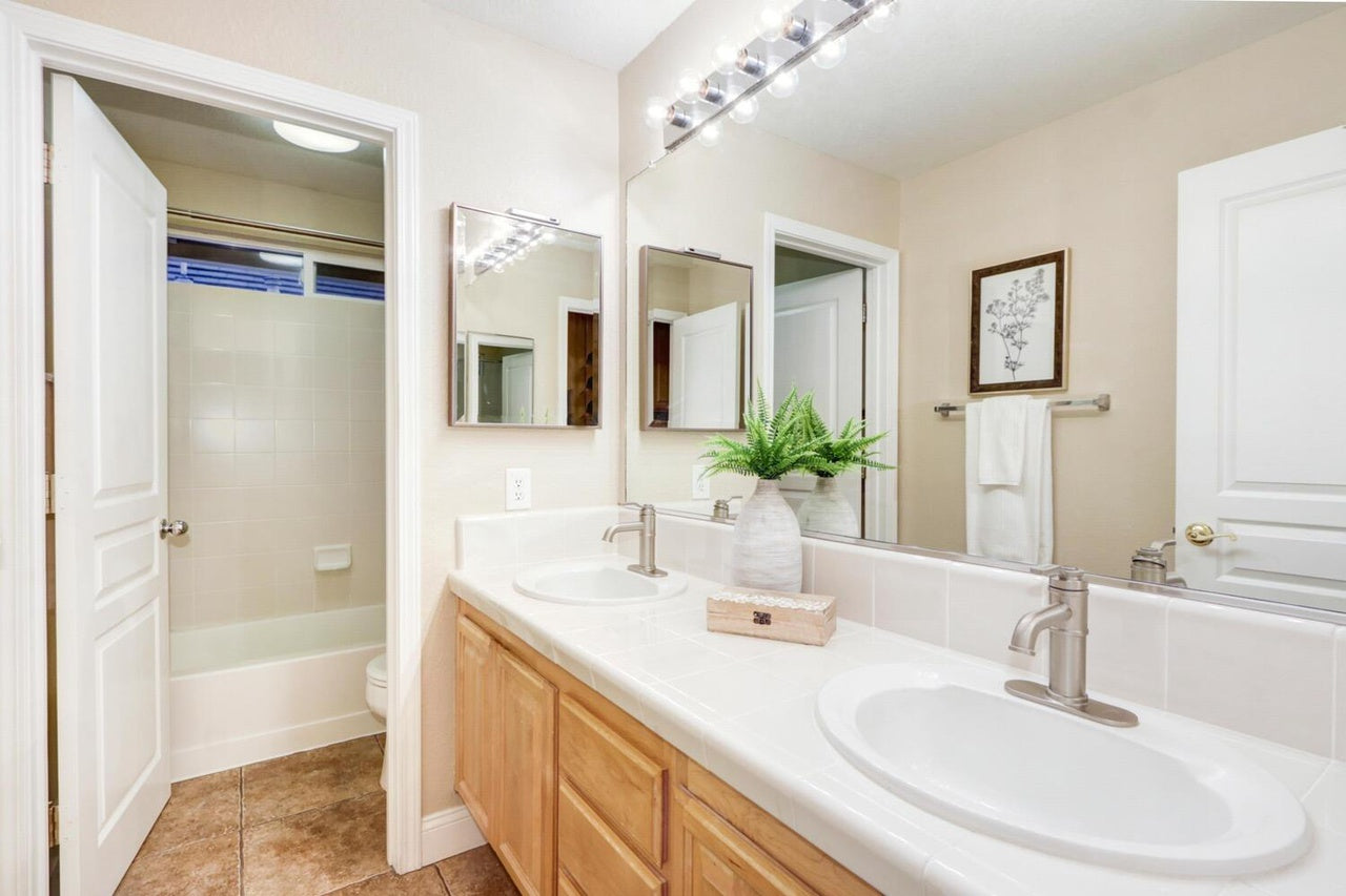 Blue_Maiden_Way_Elk_Grove_14
