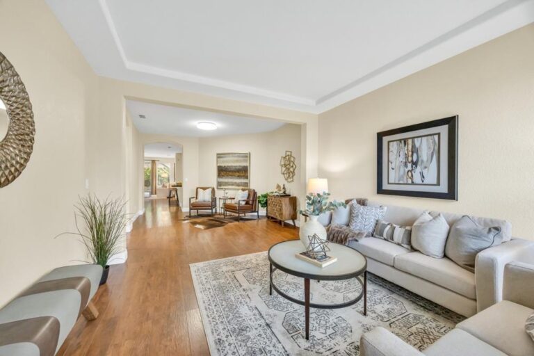 Luxury Home Staging | Boyden Dr Lincoln 1