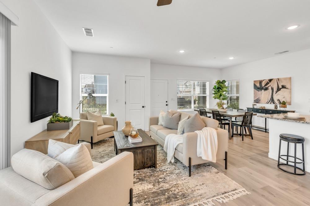 Coal_Creek_Way_Rancho_Cordova_1