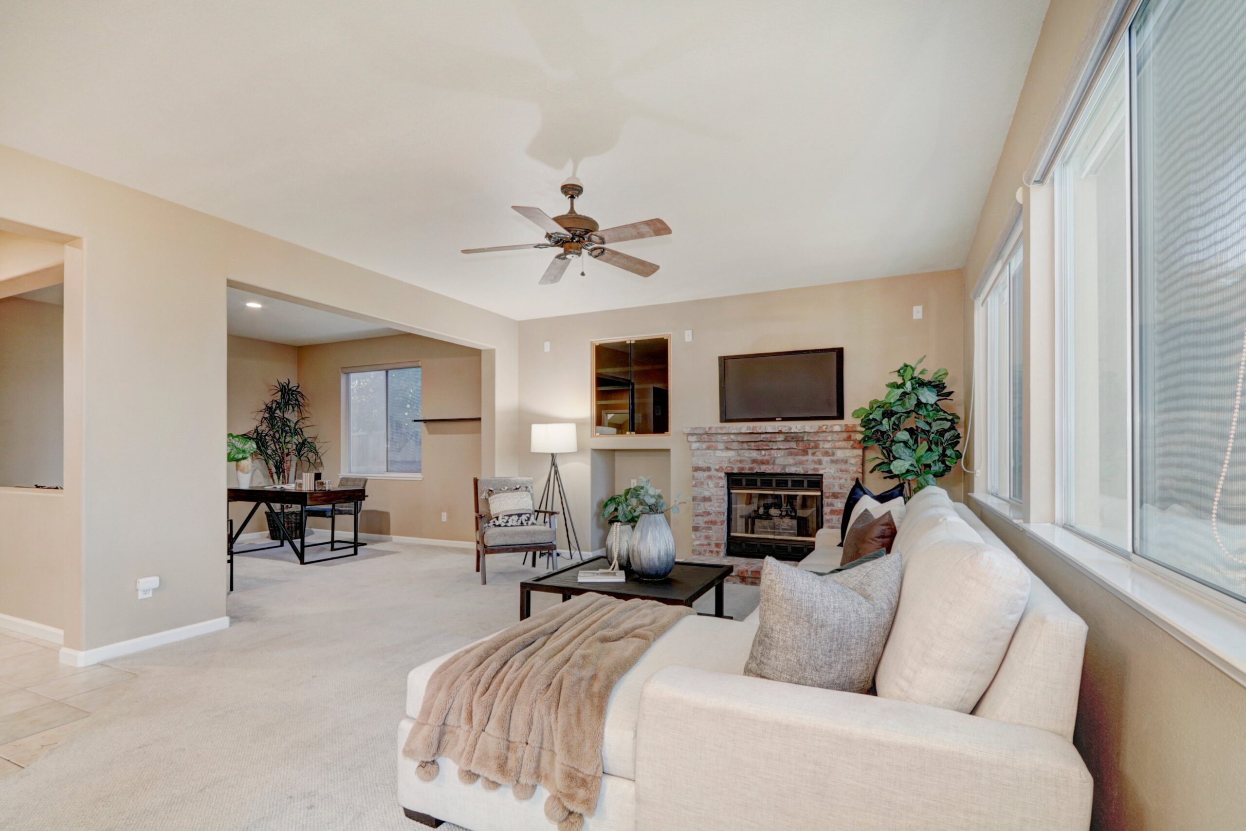 Danielle_Dr_Roseville_2