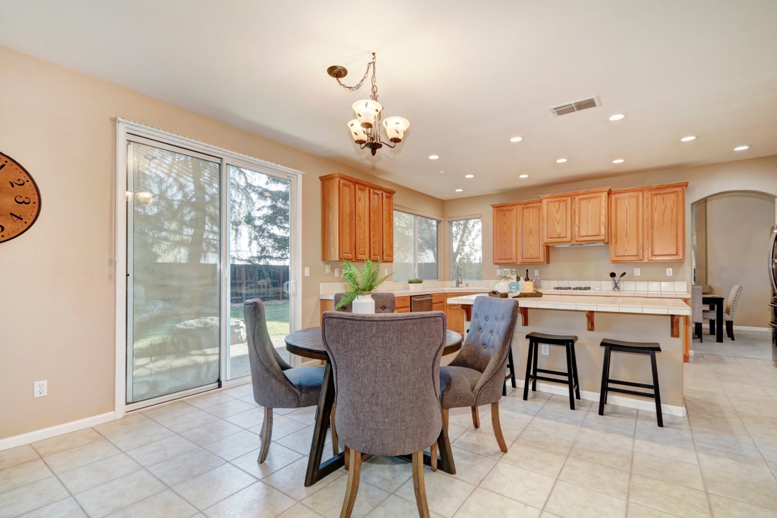 Danielle_Dr_Roseville_5