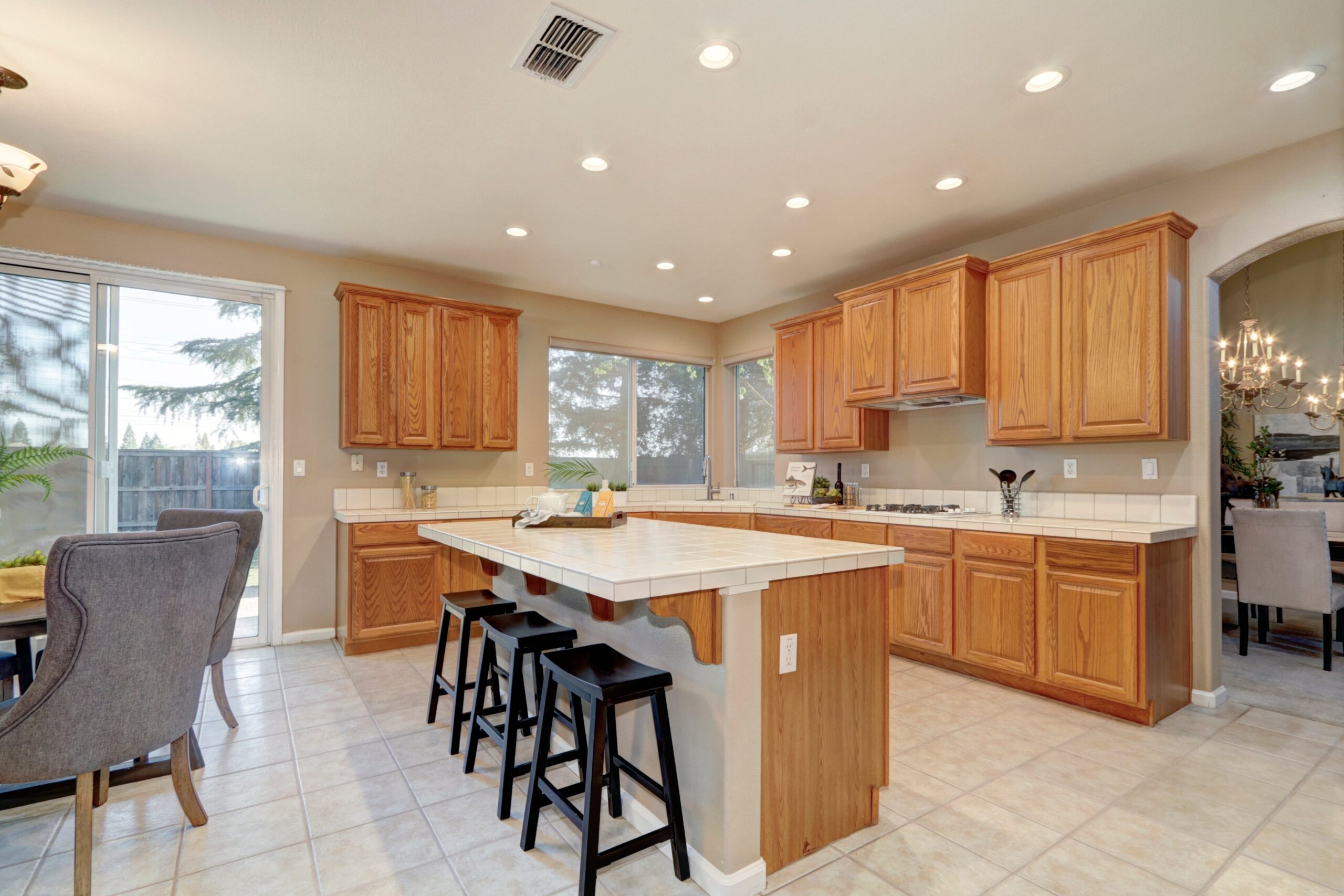 Danielle_Dr_Roseville_6