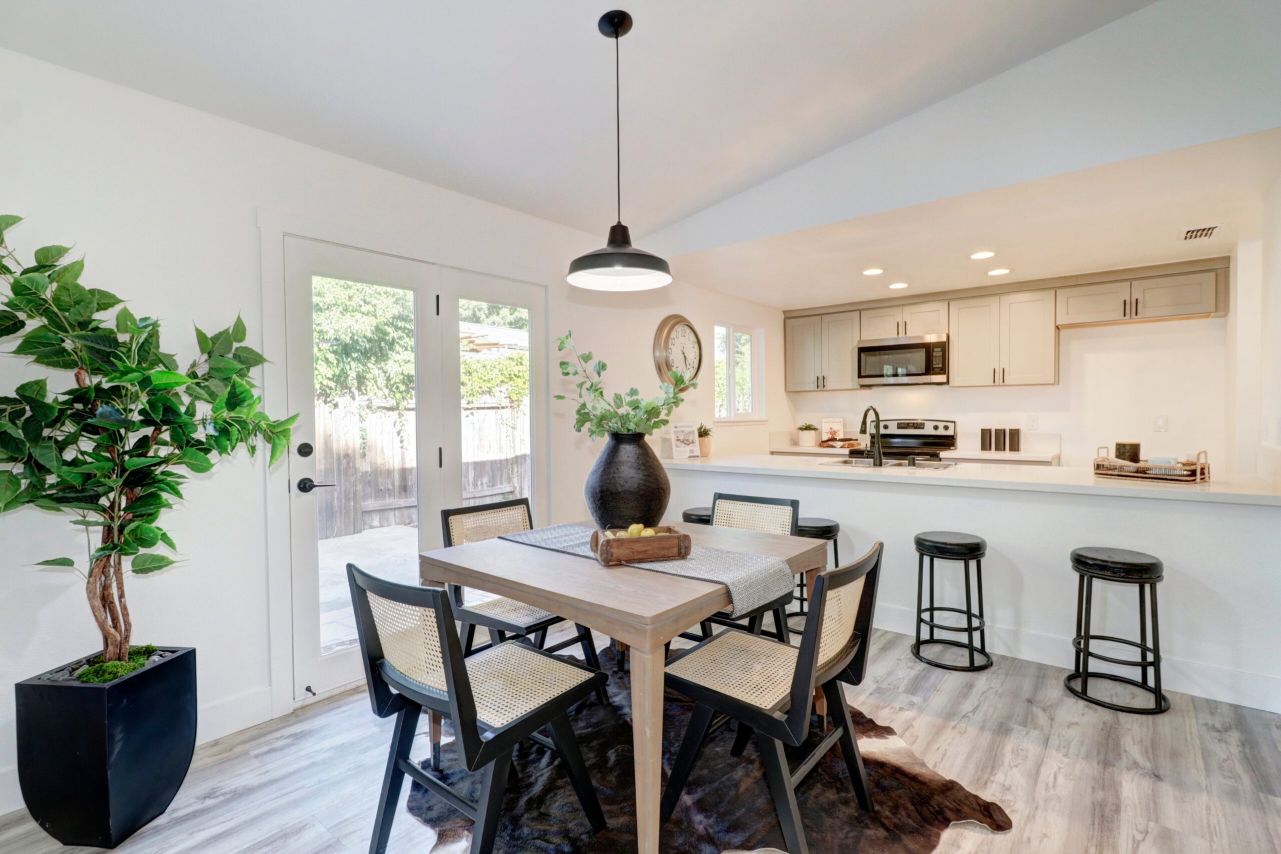 Glenrio_Way_Sacramento_3