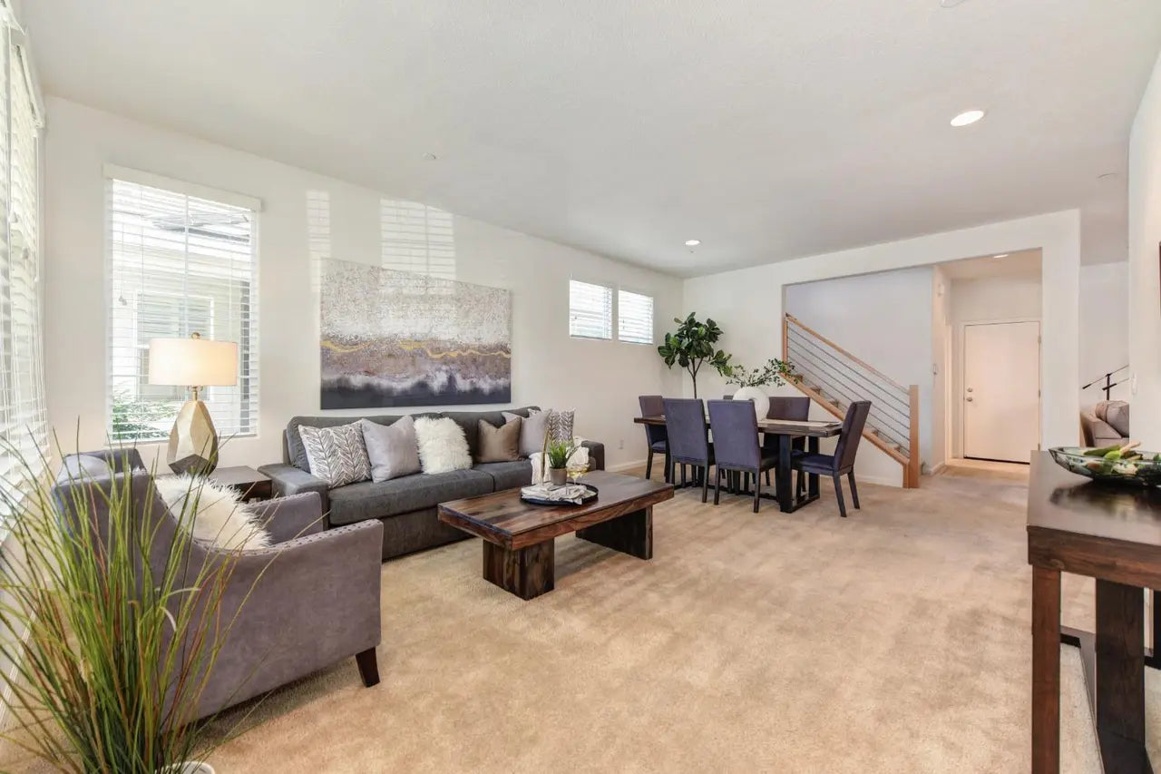 Golden_Cedar_St_Sacramento_1