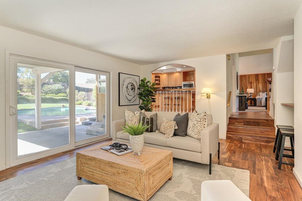 Greenborough_Dr_Roseville_12