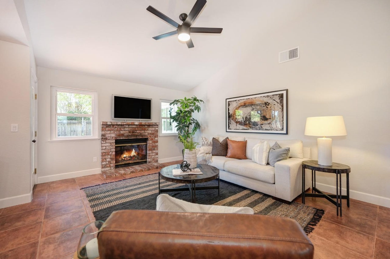 Hatteras_Way_Sacramento_6