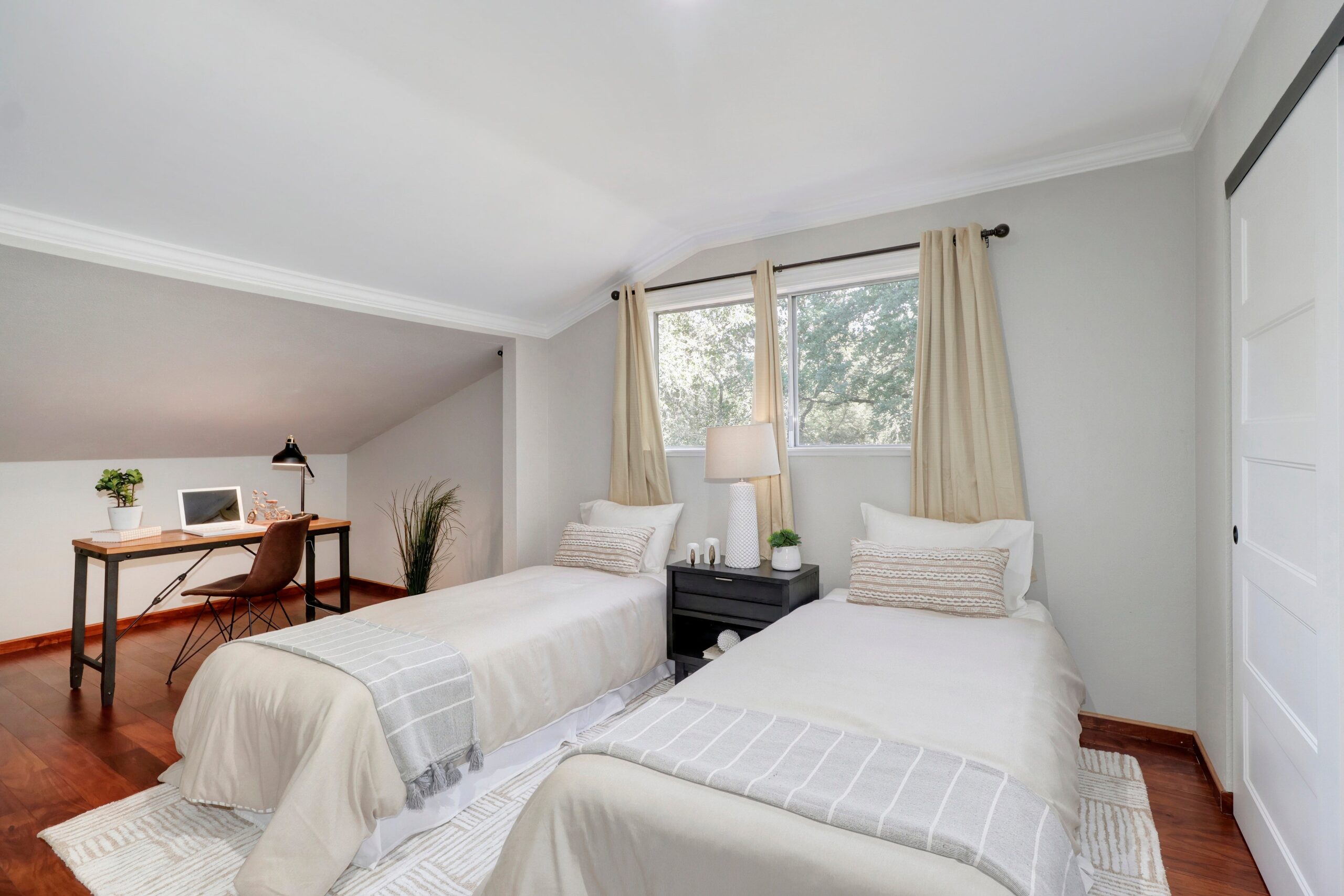 Hillswood_Dr_Folsom_19