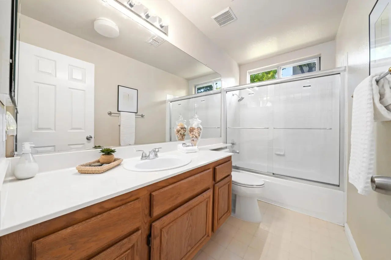 John_Henry_Cir_Folsom_10