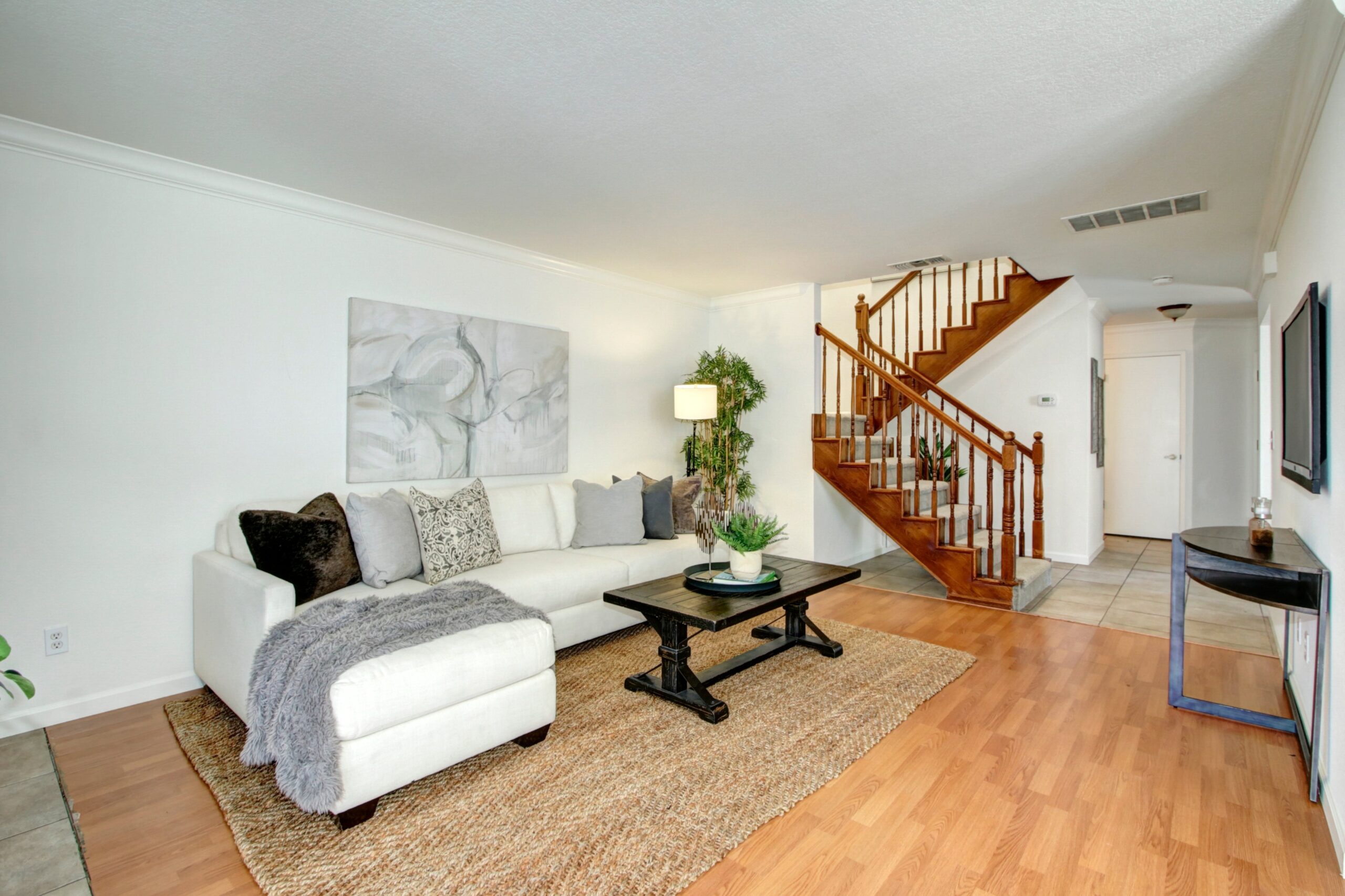 Lomand_Ct_Sacramento_1