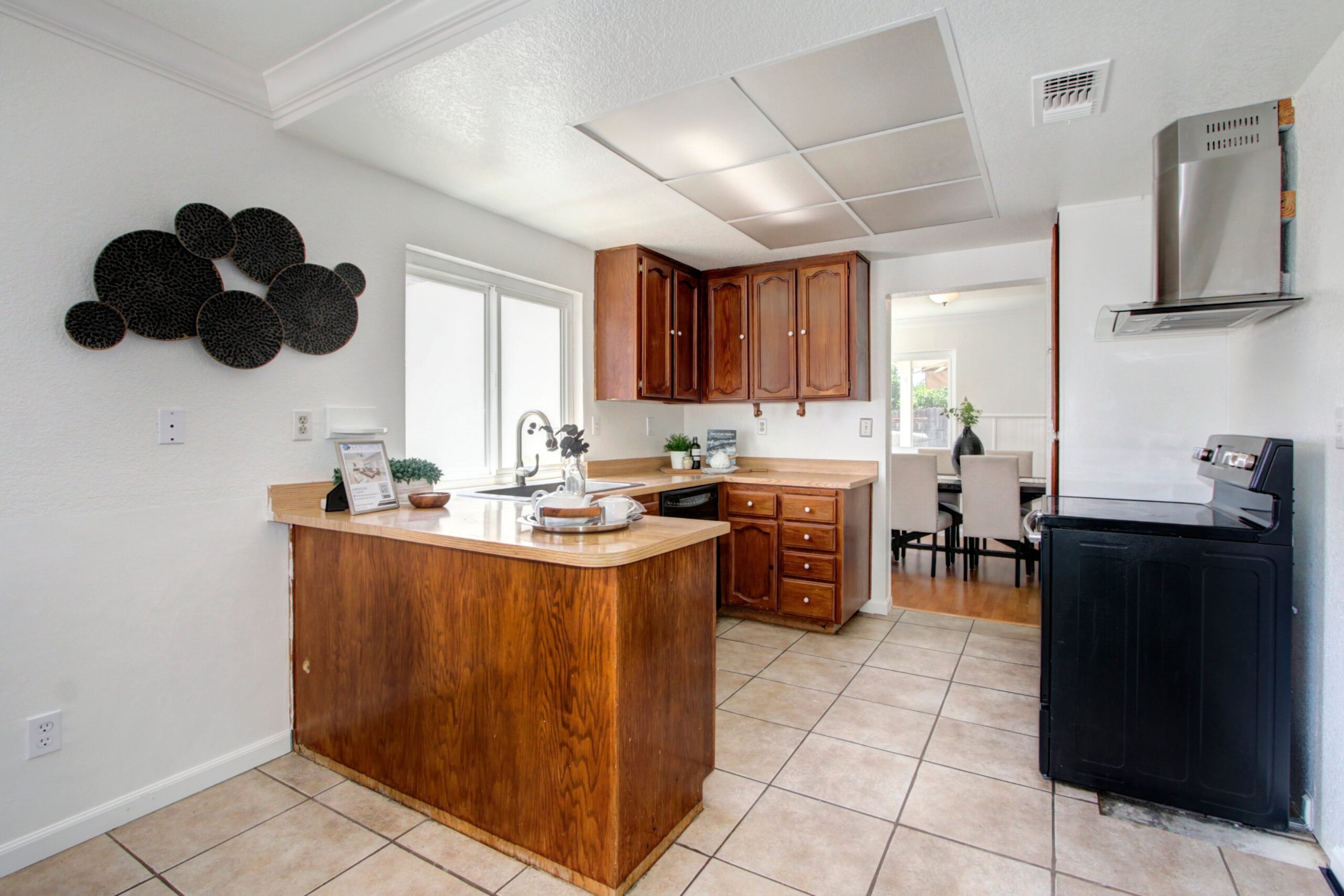 Lomand_Ct_Sacramento_4