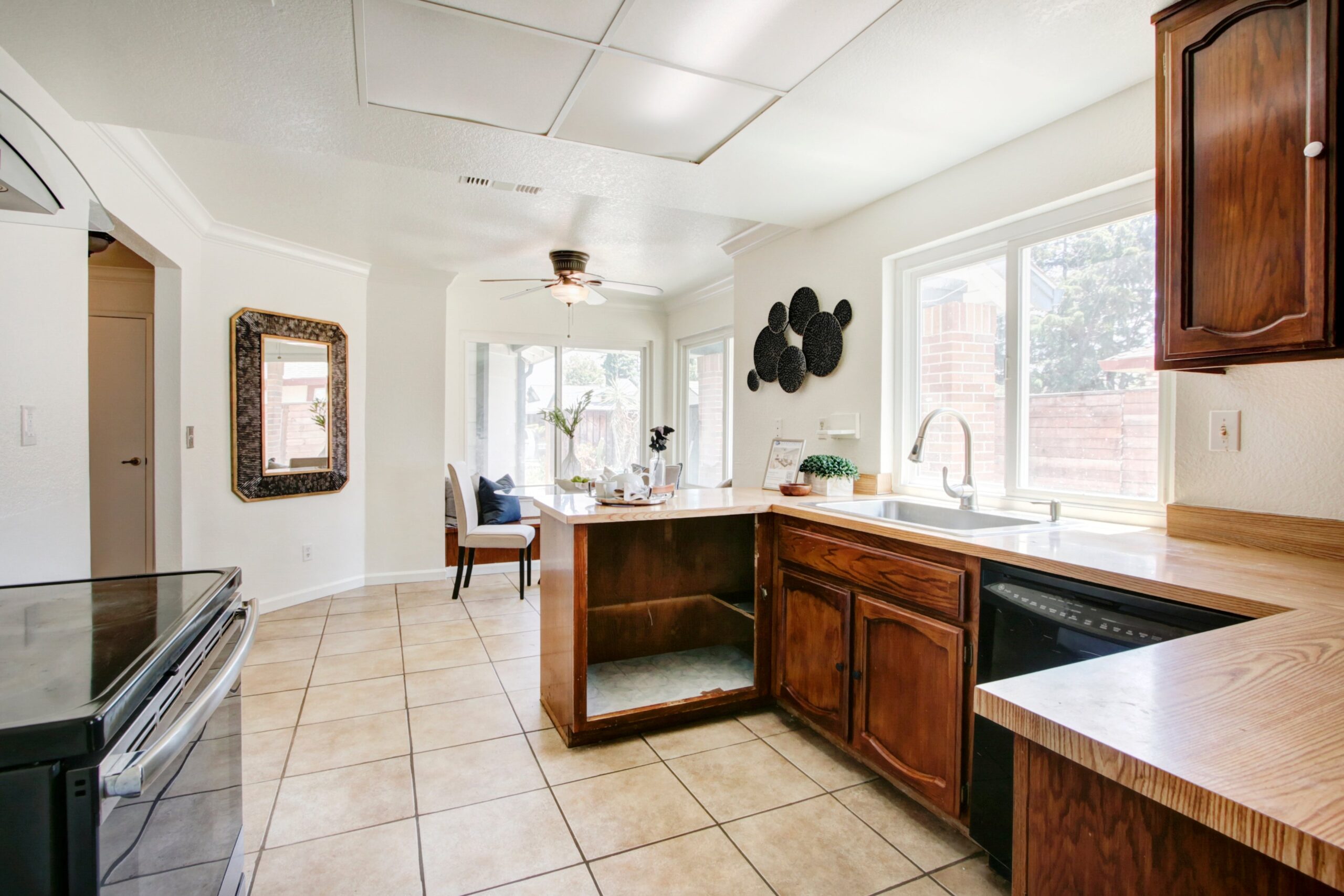Lomand_Ct_Sacramento_5