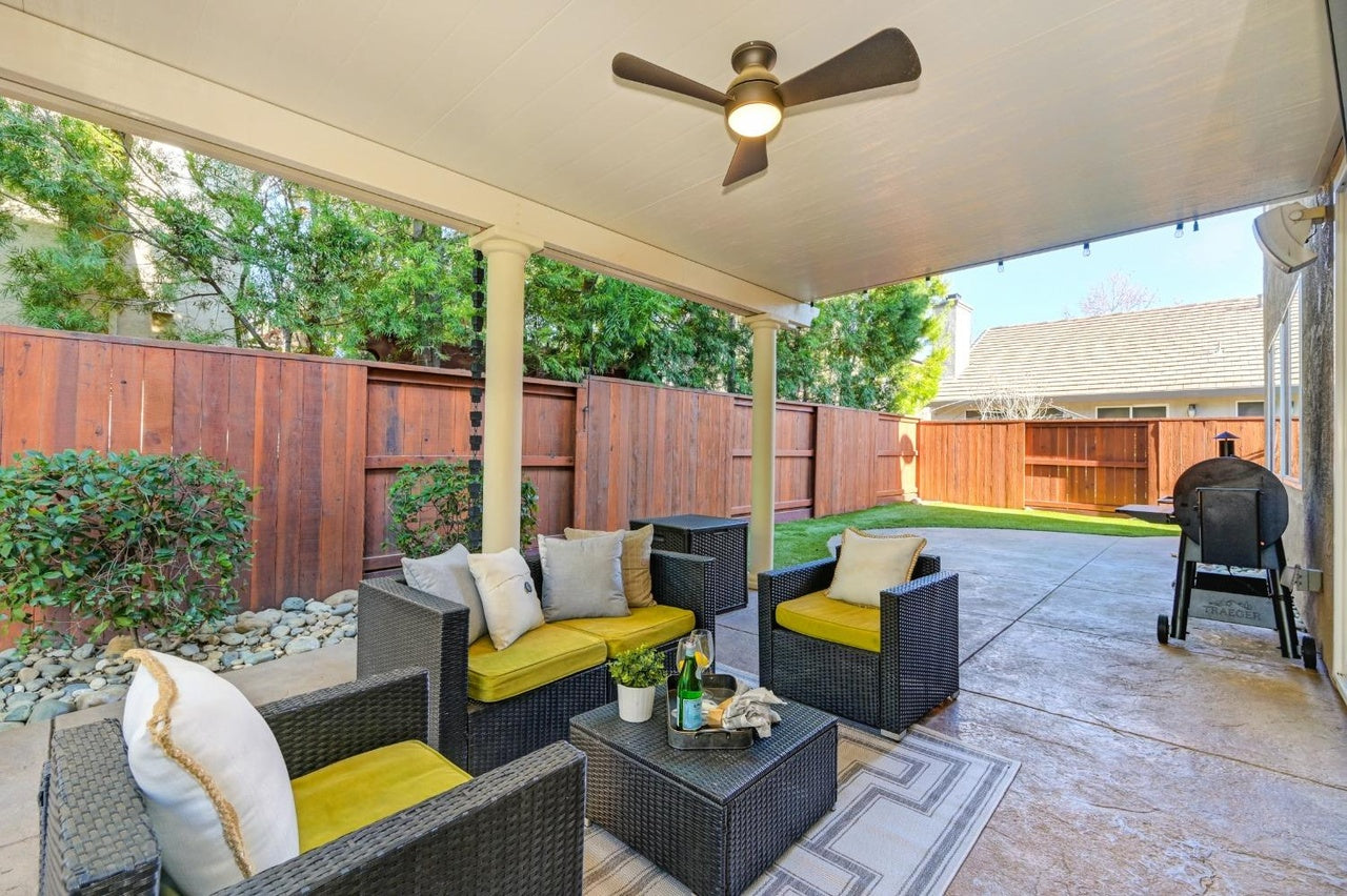 Pond_View_Dr_Folsom_23