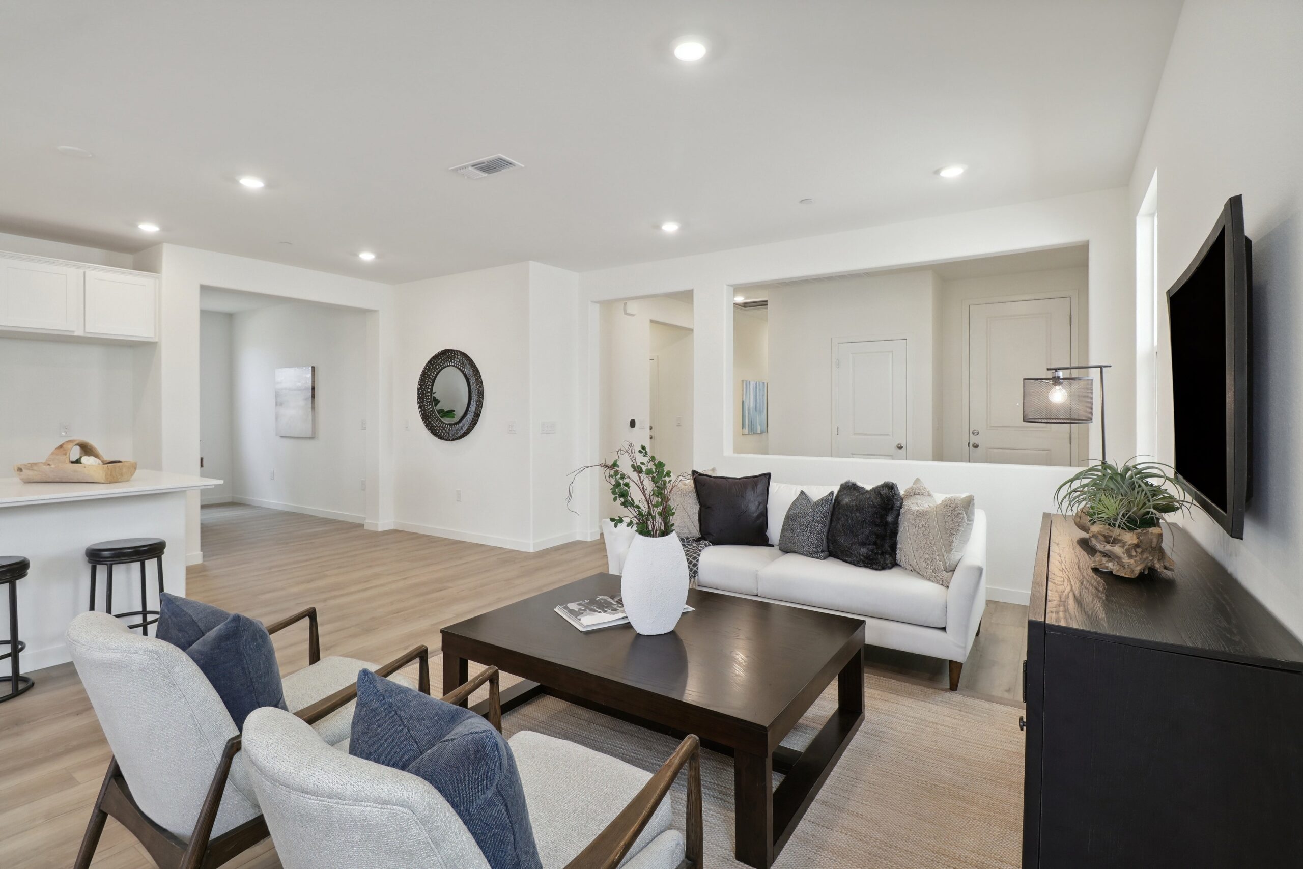 Ramy_Cir_Elk_Grove_2