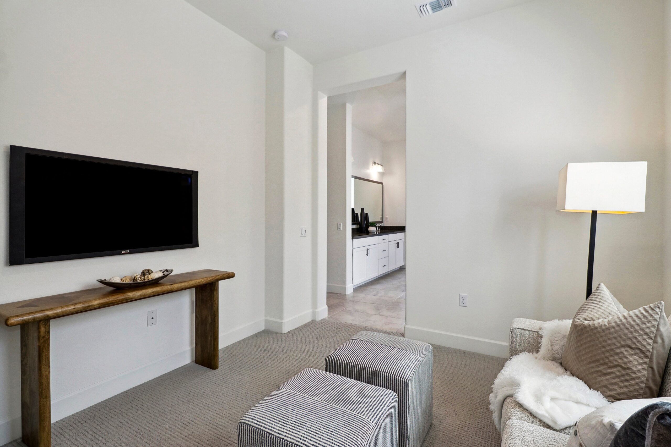 Trumpet_Lily_Way_Roseville_11
