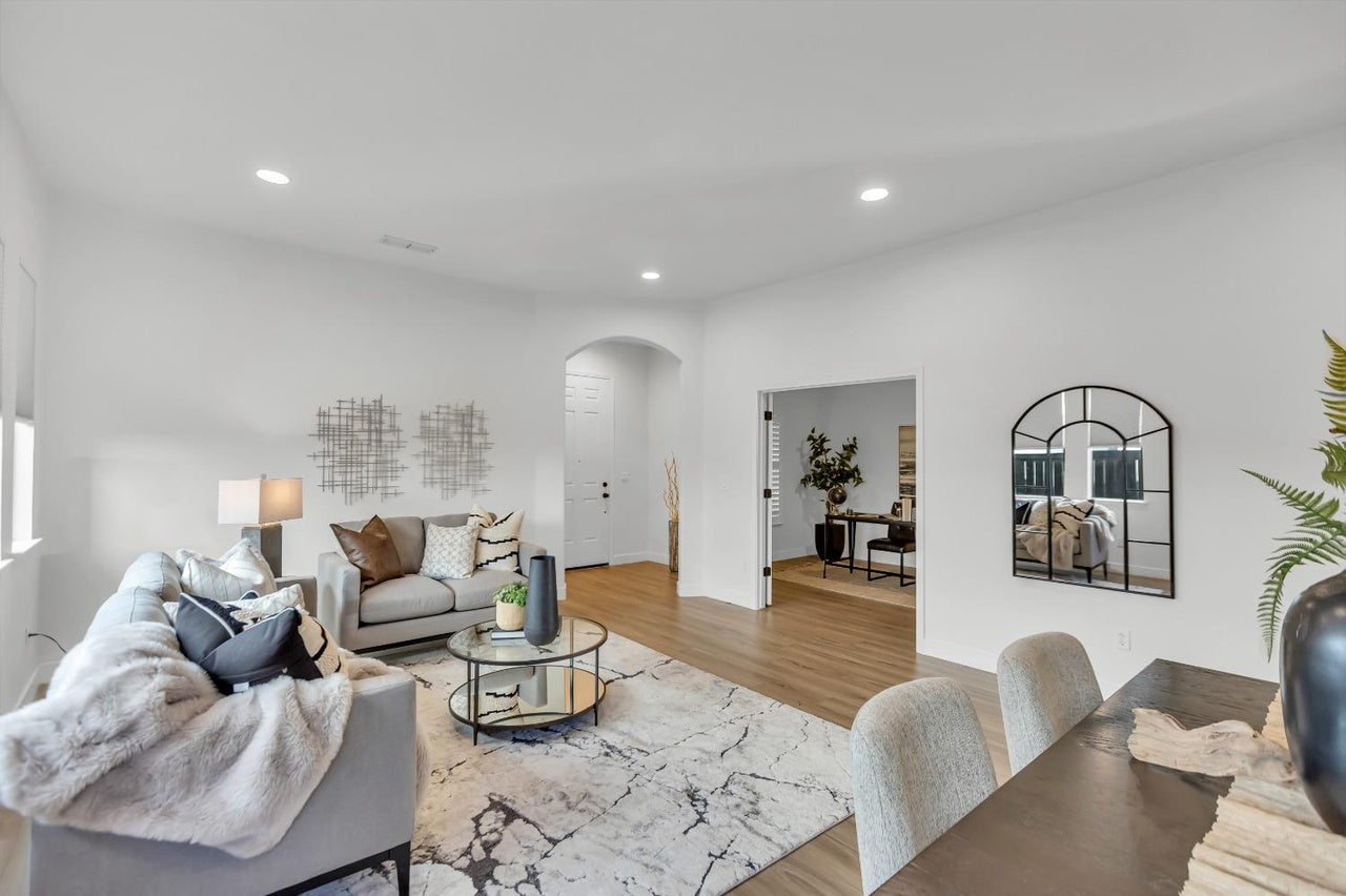 W_Taron_Dr_Elk_Grove_17