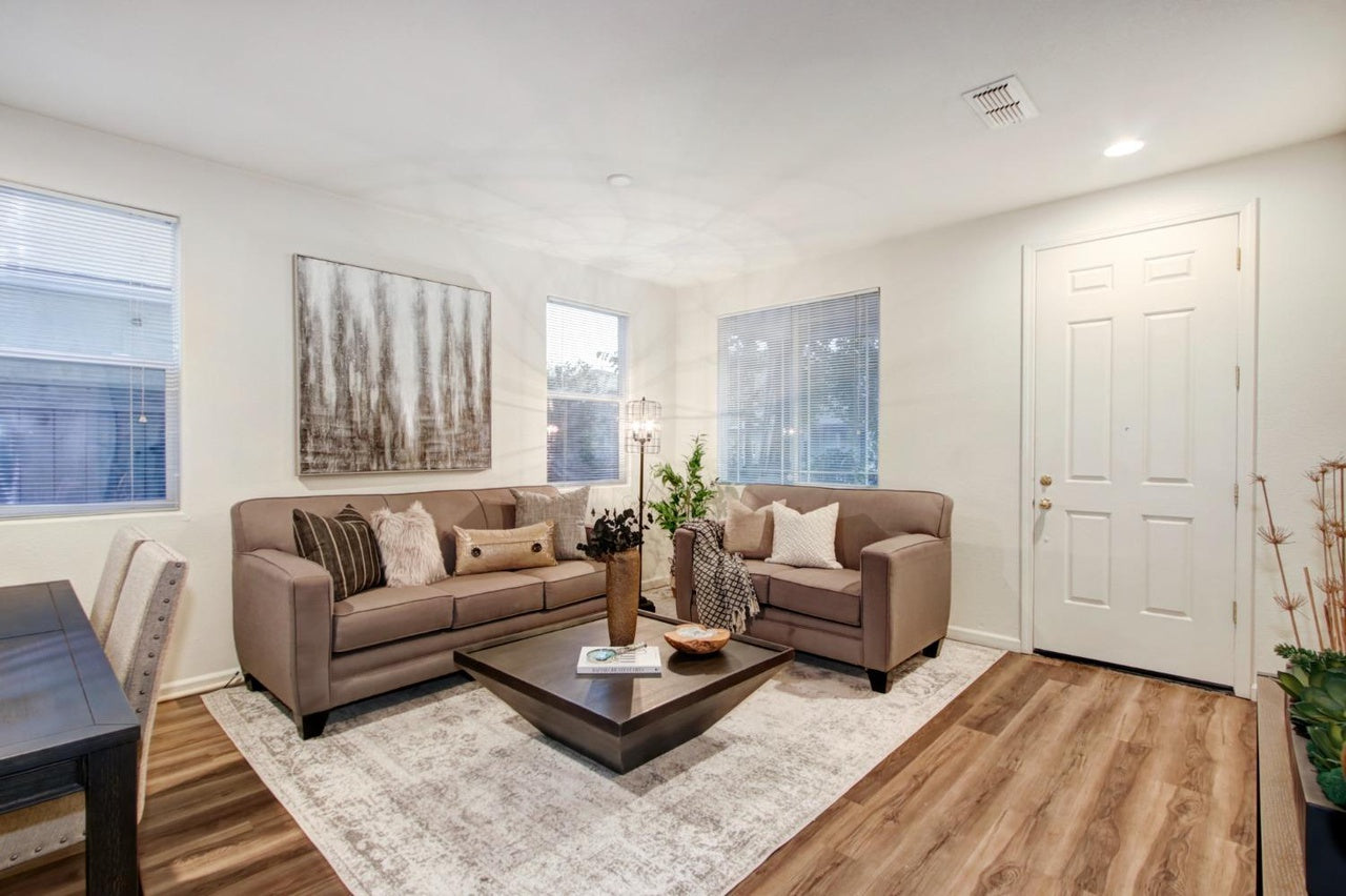 Winamac_Dr_Sacramento_1