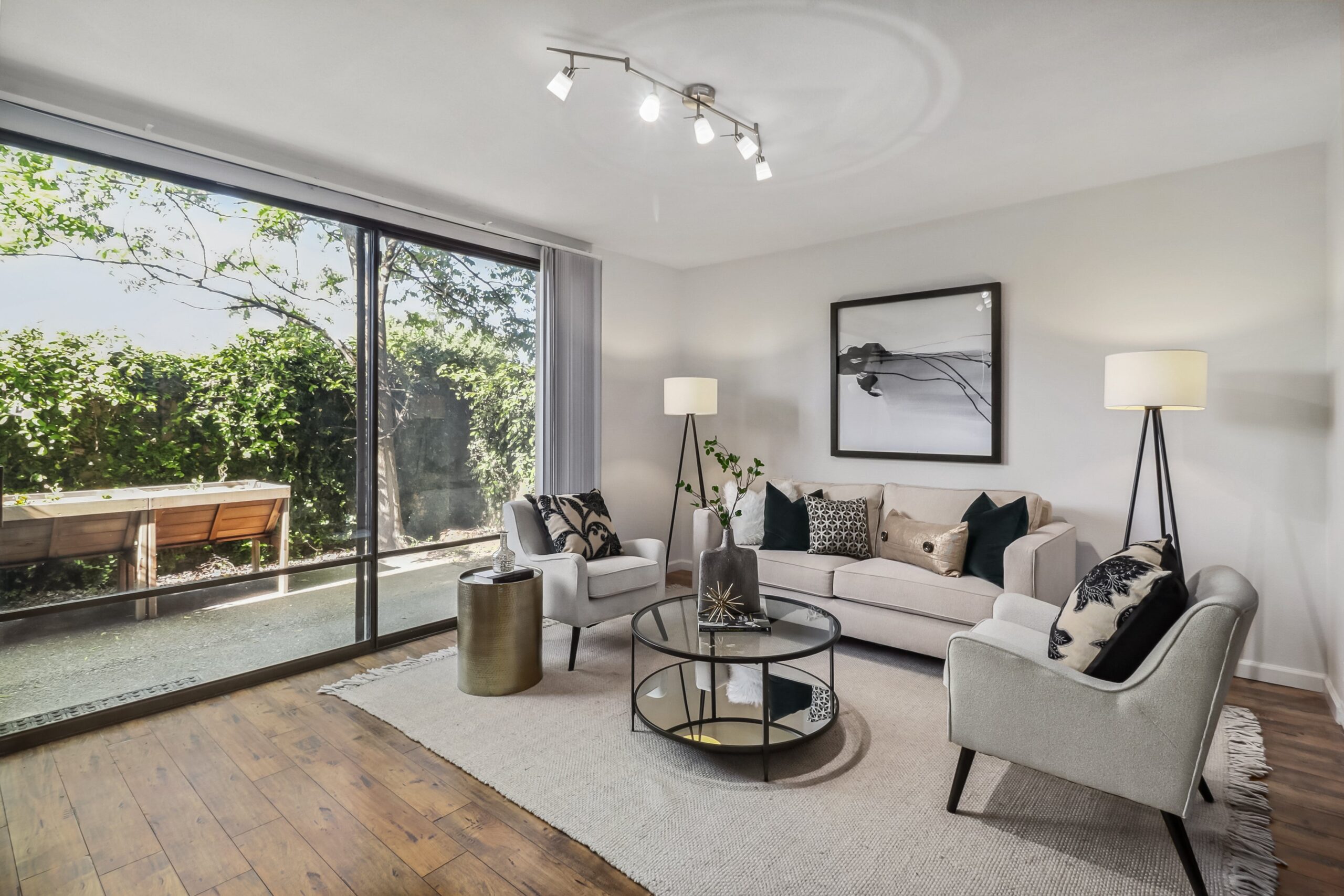 Woodside_Ln_Sacramento_8