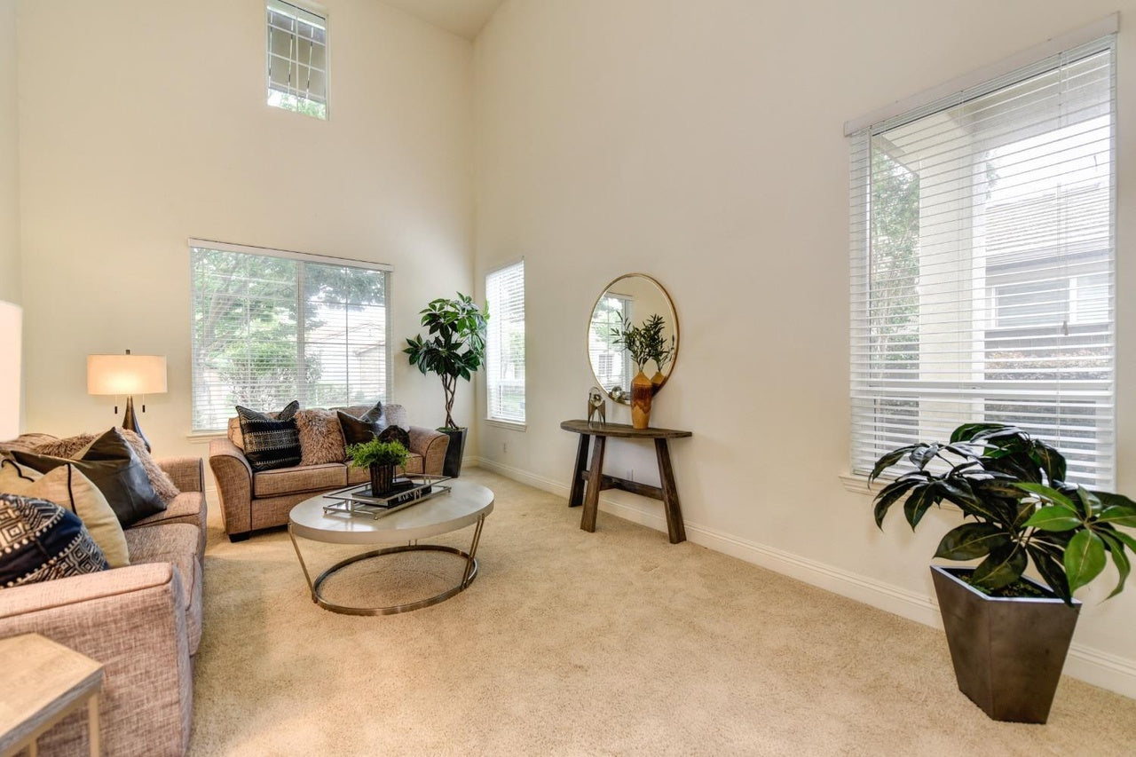 slate_falls_way_rancho_cordova_2