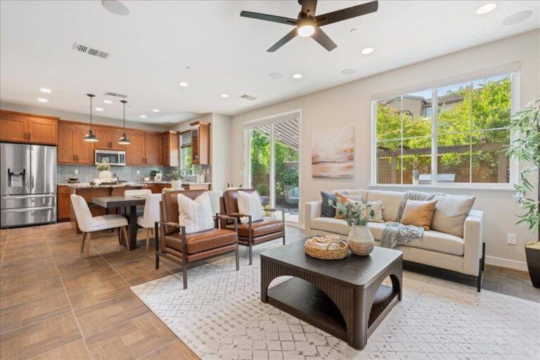 Oakbriar Cir, Roseville | Premiere Home Staging & Design