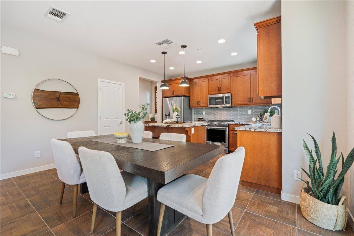 Oakbriar Cir, Roseville | Premiere Home Staging & Design