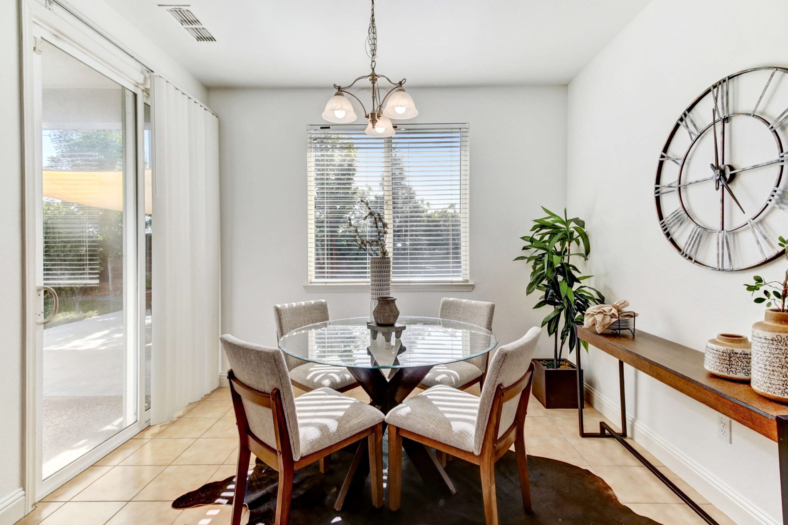 Brook Valley Way, Rancho Cordova - Premiere Home Staging & Design